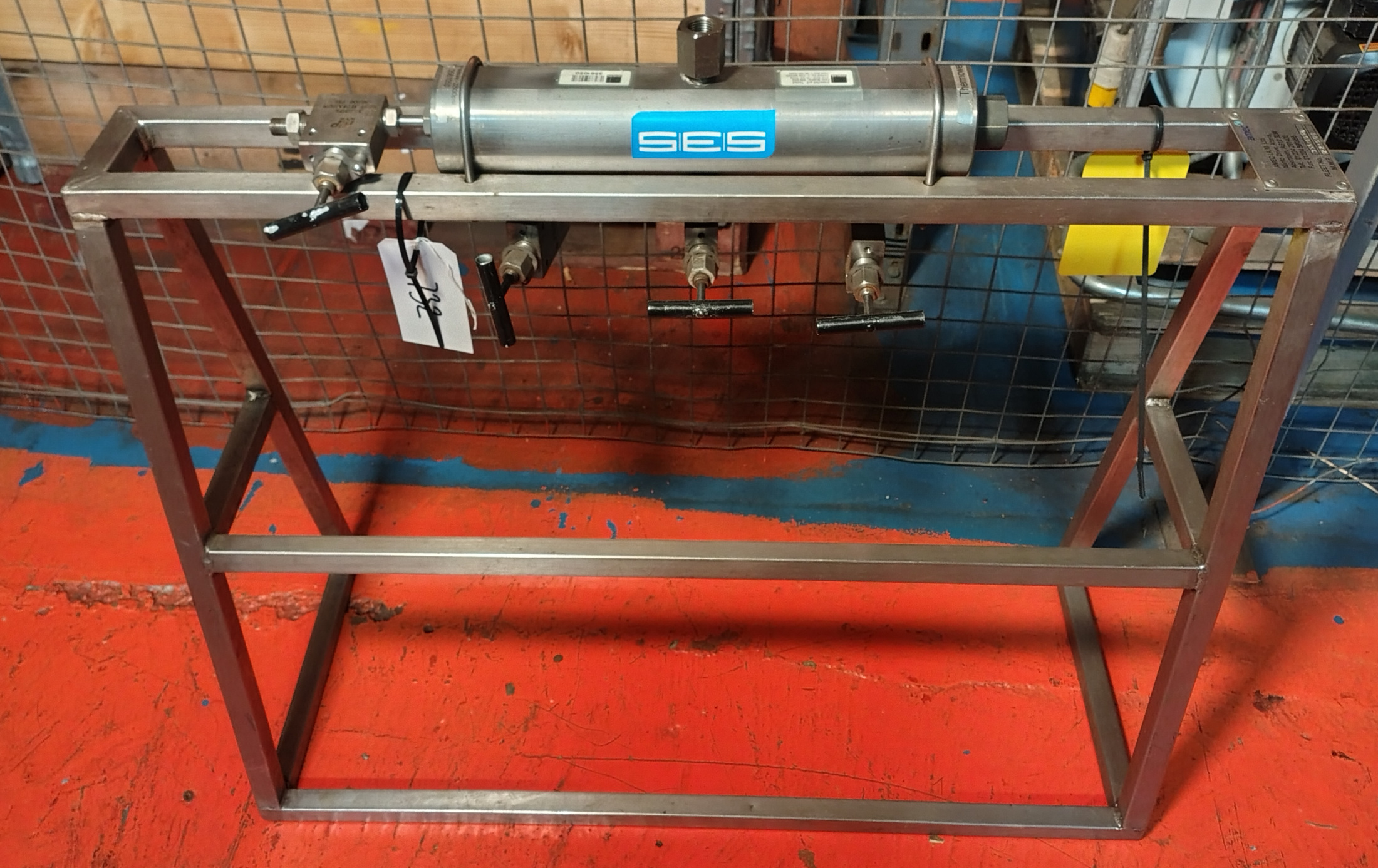 Staffordshire Hydraulics - 22500psi A'frame Test Manifold - photo 1