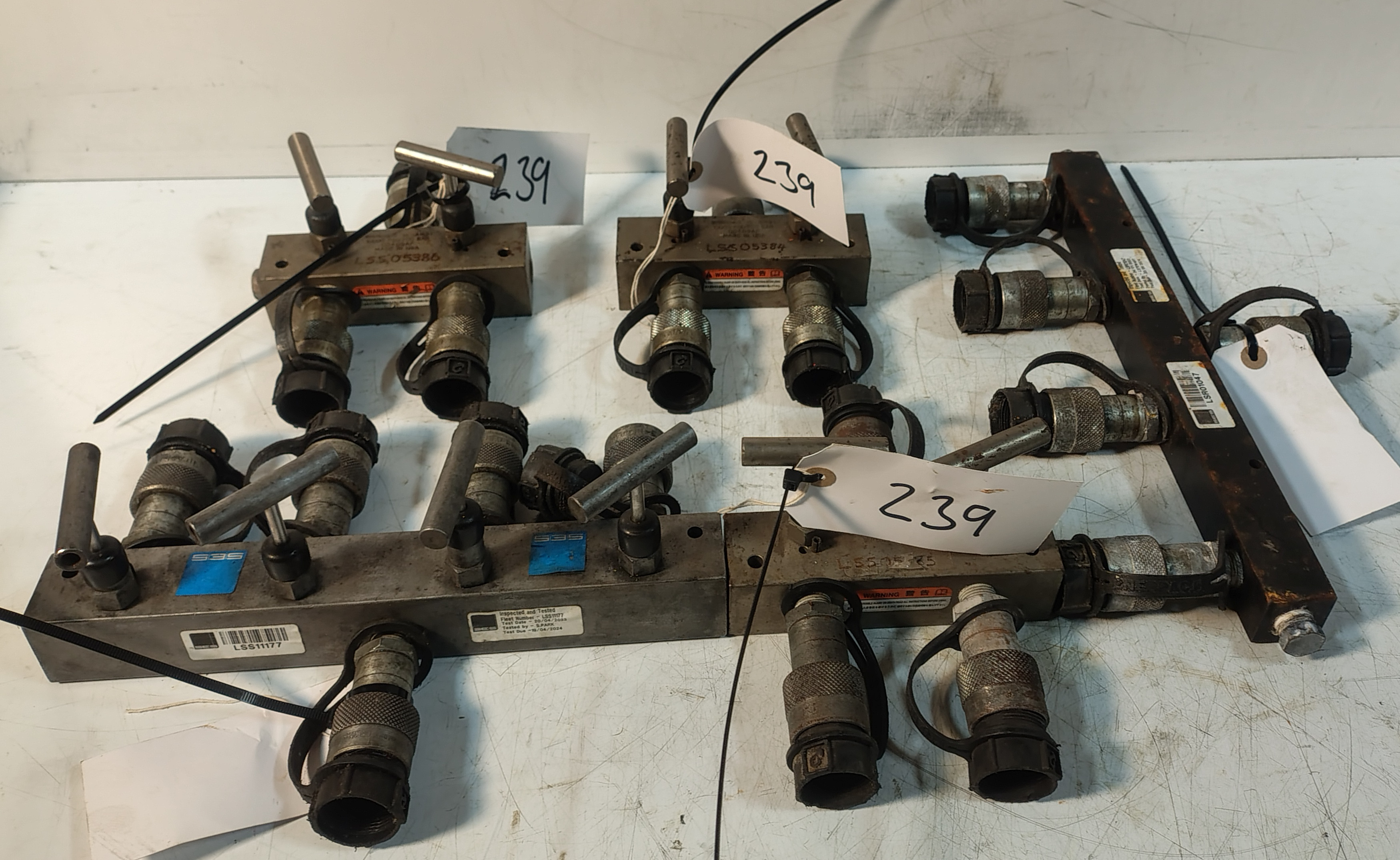 Enerpac AM-41 3 Port Manifold, 3x AM21 5 Port Manifold & A65 7 Port Manifold - photo 1
