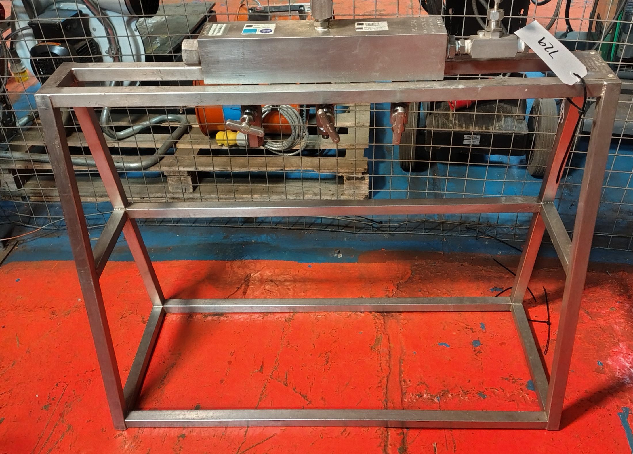 Staffordshire Hydraulics - 10000psi A'frame Test Manifold - photo 1