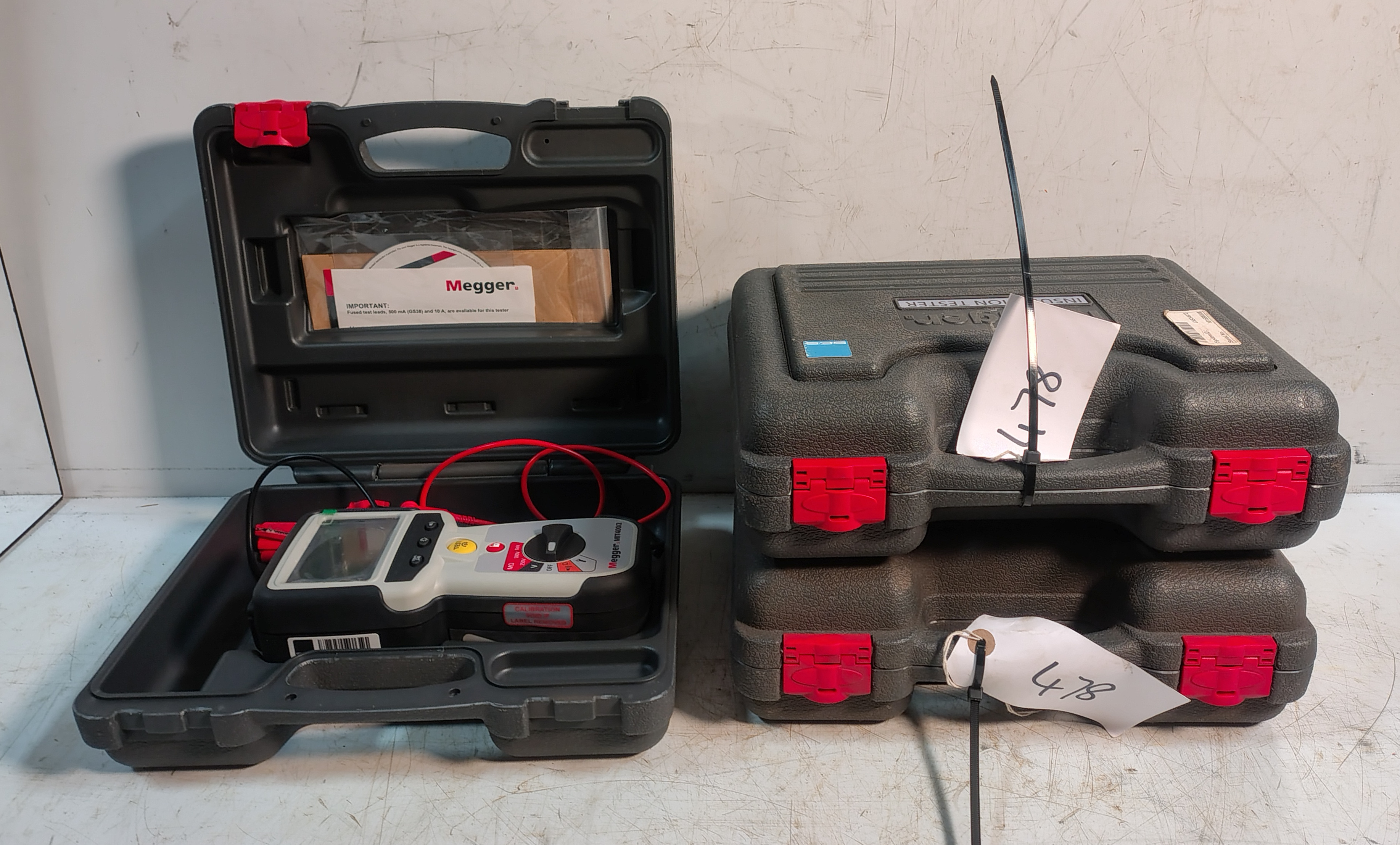 3x Megger MIT400/2 1000V Insulation & Continuity Testers - photo 1