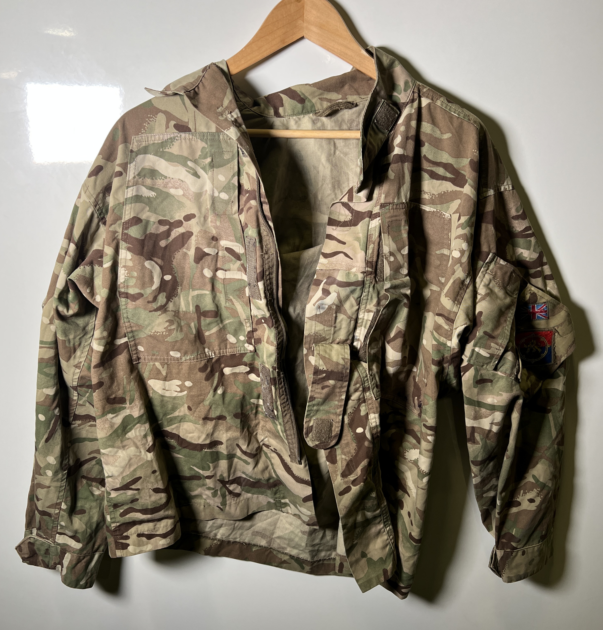 Various types of ex-military camo clothing - may include accessories - 180kg – may require repair - photo 1