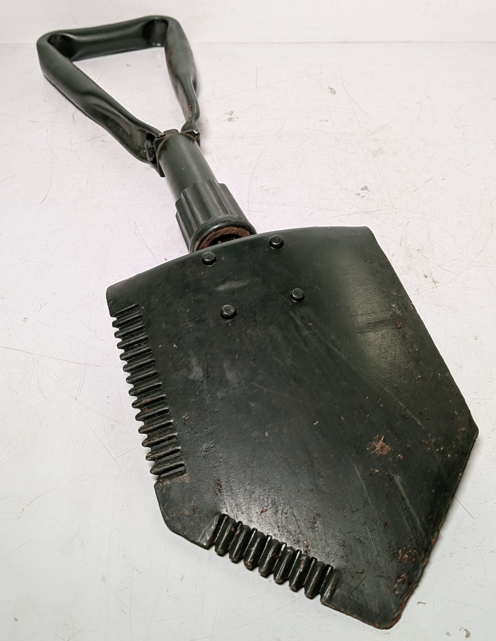 12x Hand entrenching tools - SPARES OR REPAIRS - photo 1