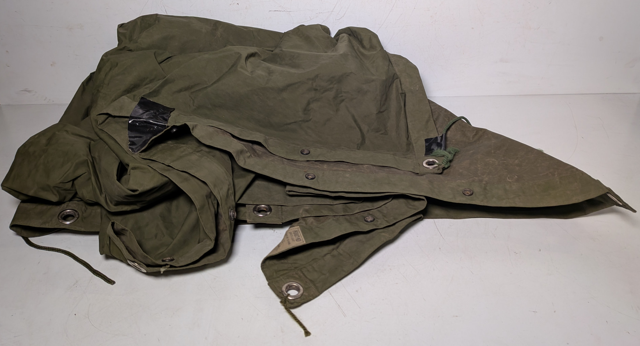 Various types of ex-military hardware and accessories - 70kg – may require repair/be incomplete - photo 1