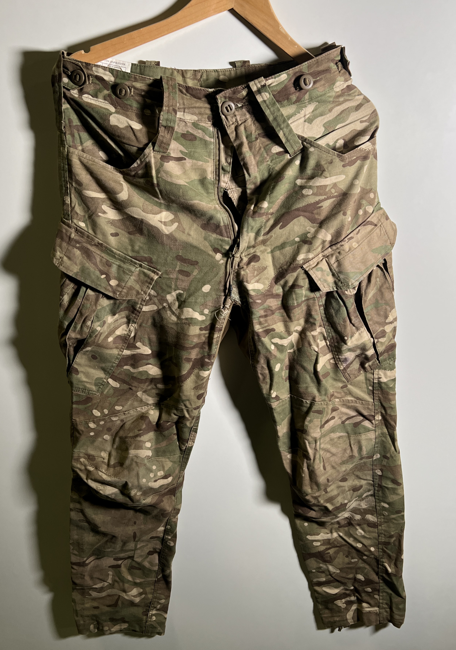 Various types of ex-military camo clothing - may include accessories - 176kg – may require repair - photo 1