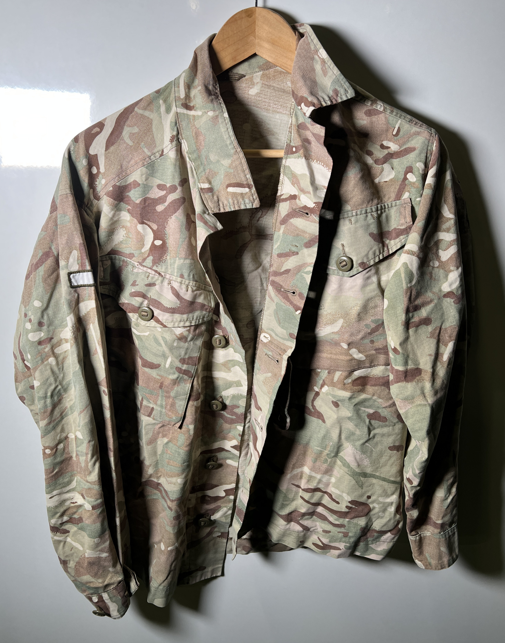 Various types of ex-military camo clothing - may include accessories - 166kg – may require repair - photo 1