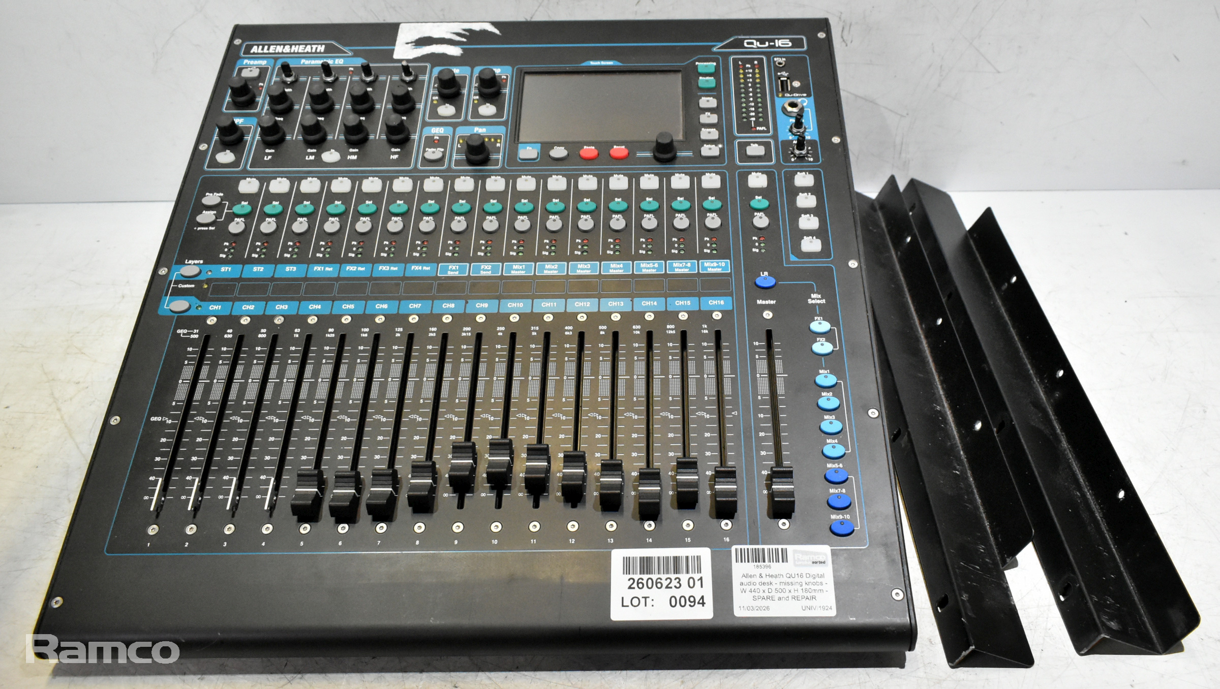 Allen & Heath QU16 digital audio desk - missing knobs - W 440 x D 500 x H 180mm - SPARES OR REPAIRS - photo 1