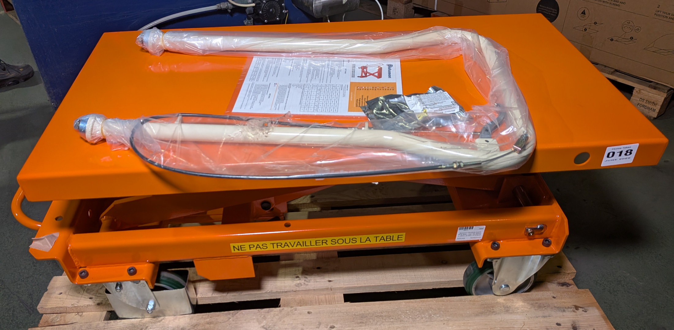 Bishamon BX50CE mobile lifting table - max cap 500kg - L 1210 x W 550 x H 470mm - photo 1