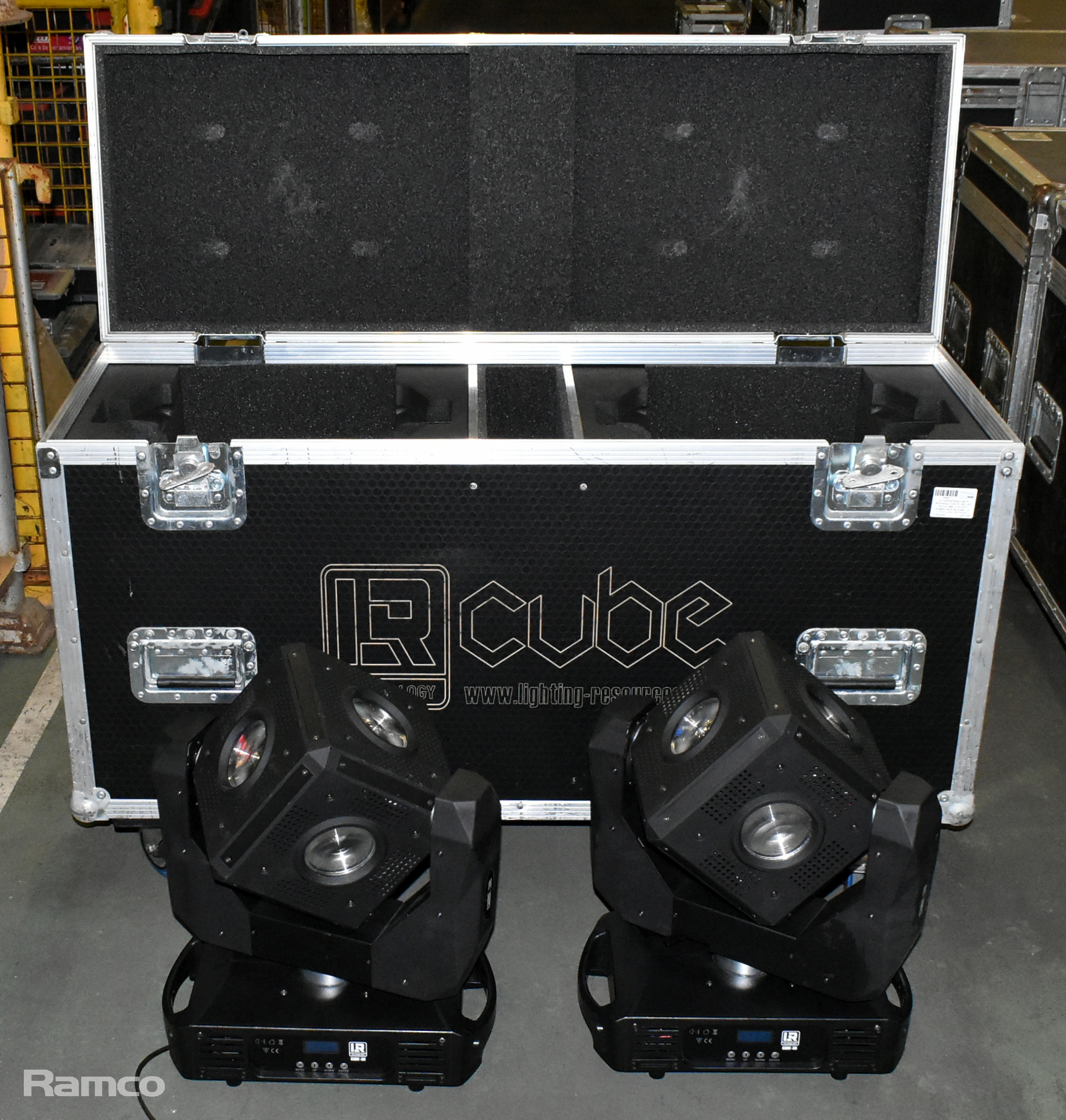 2x Lighting-Resources IR Technology Cube-30 retro LED moving head units - photo 1