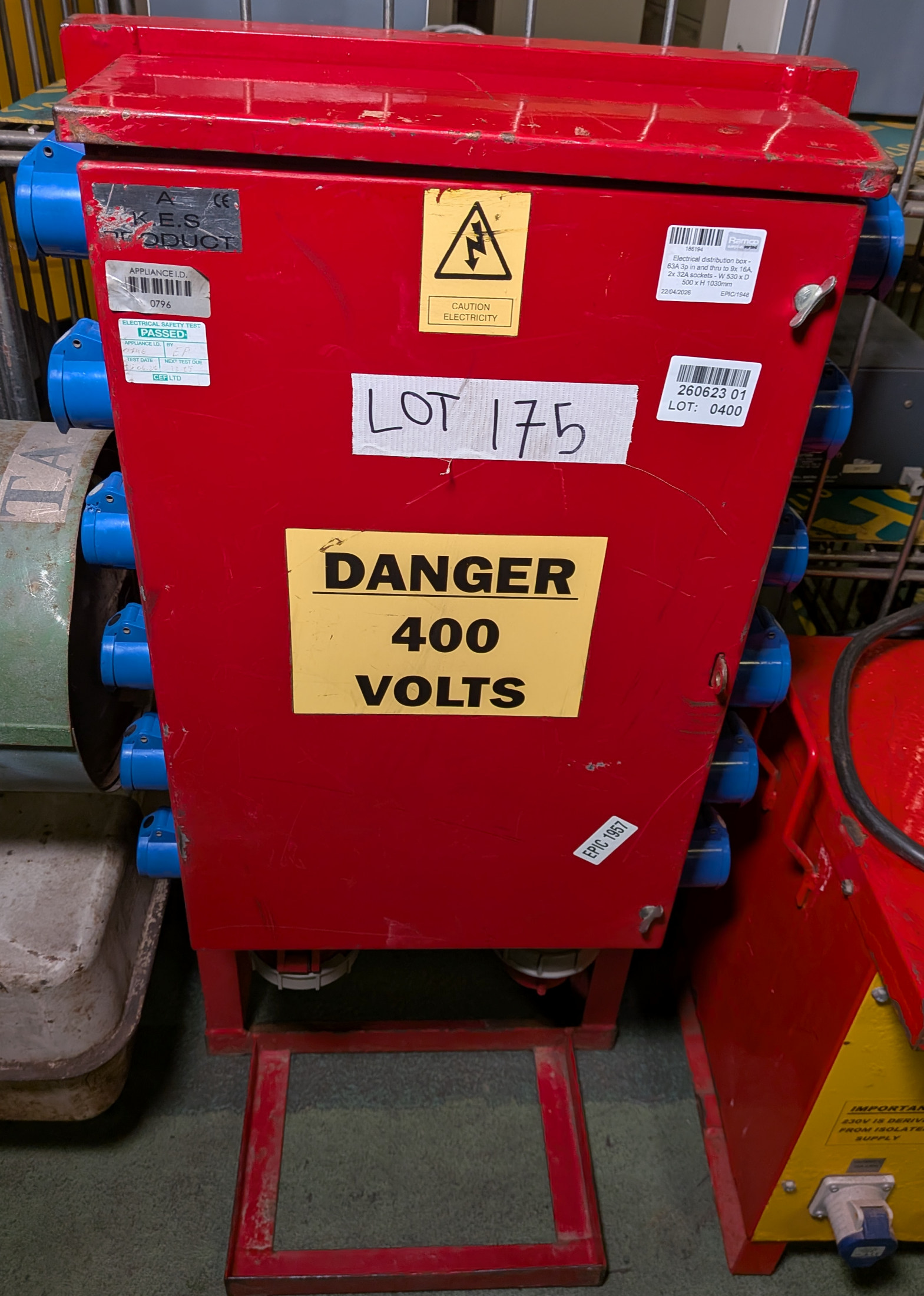 Electrical distribution box - 63A 3p in and through to 9x 16A, 2x 32A sockets - photo 1