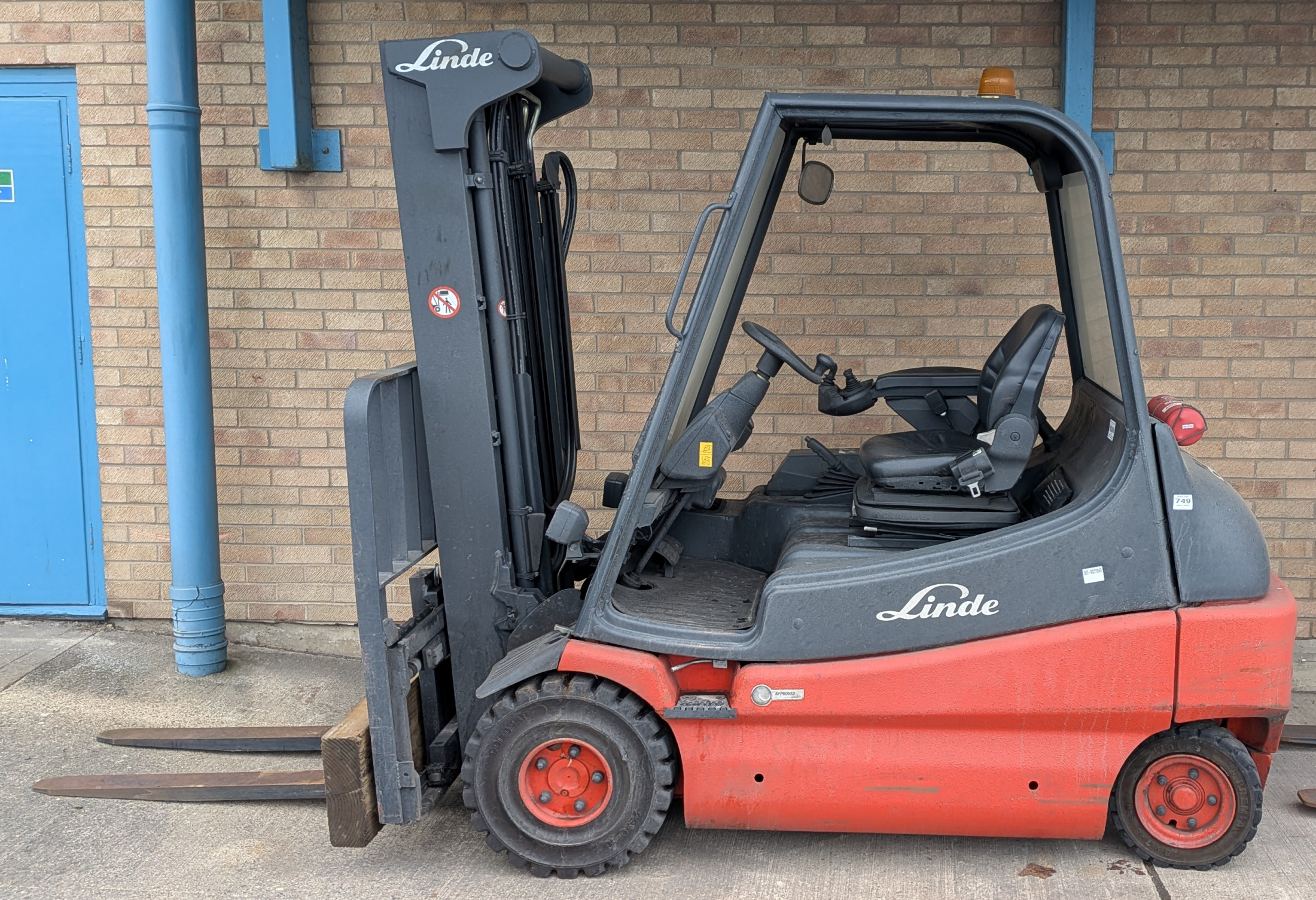 Linde Material Handling Ltd E30/02 electric forklift - full details in description - photo 1