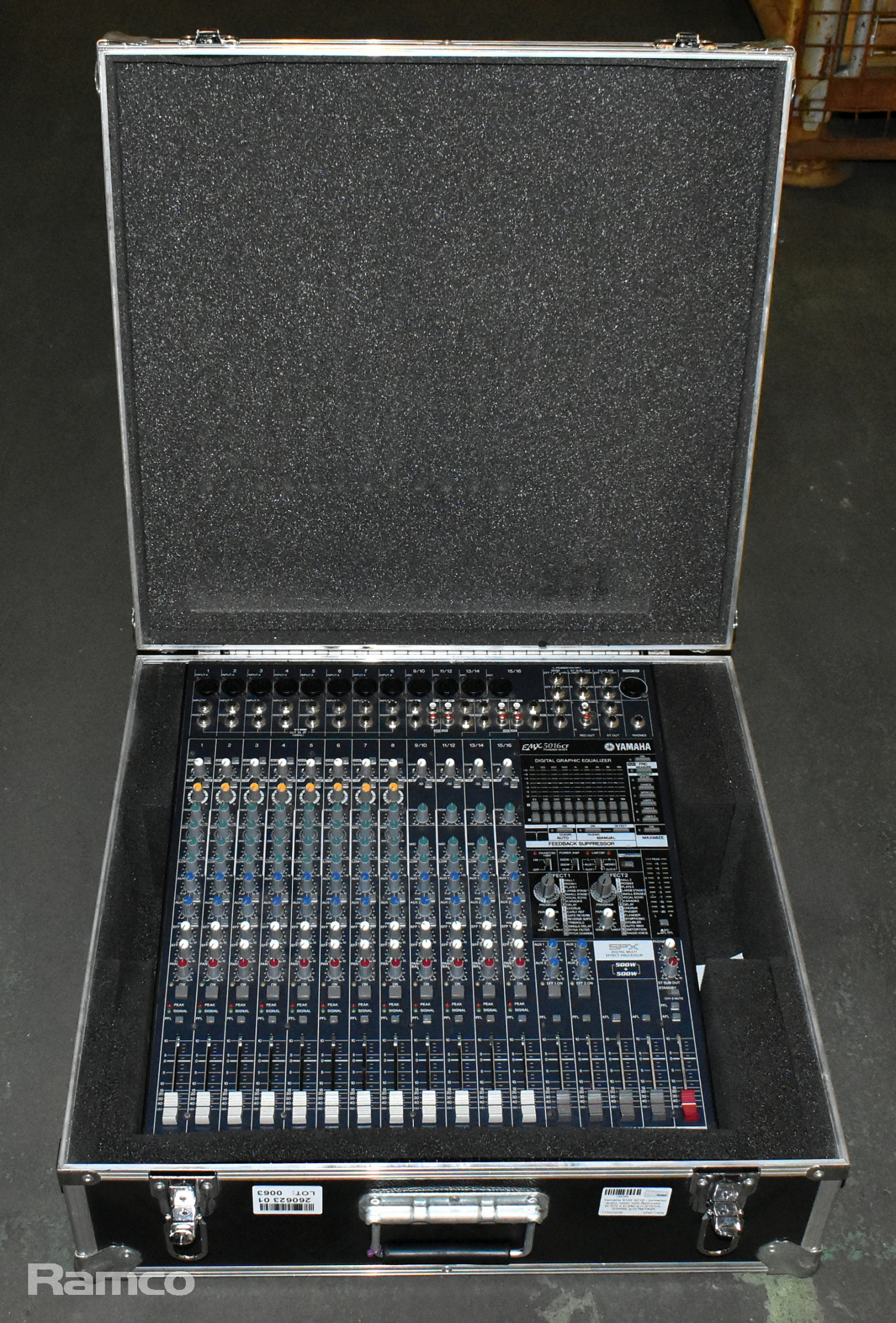 Yamaha EMX 5016 powered audio mixer with flight case - W 570 x D 560 x H 210mm - SPARES OR REPAIRS - photo 1