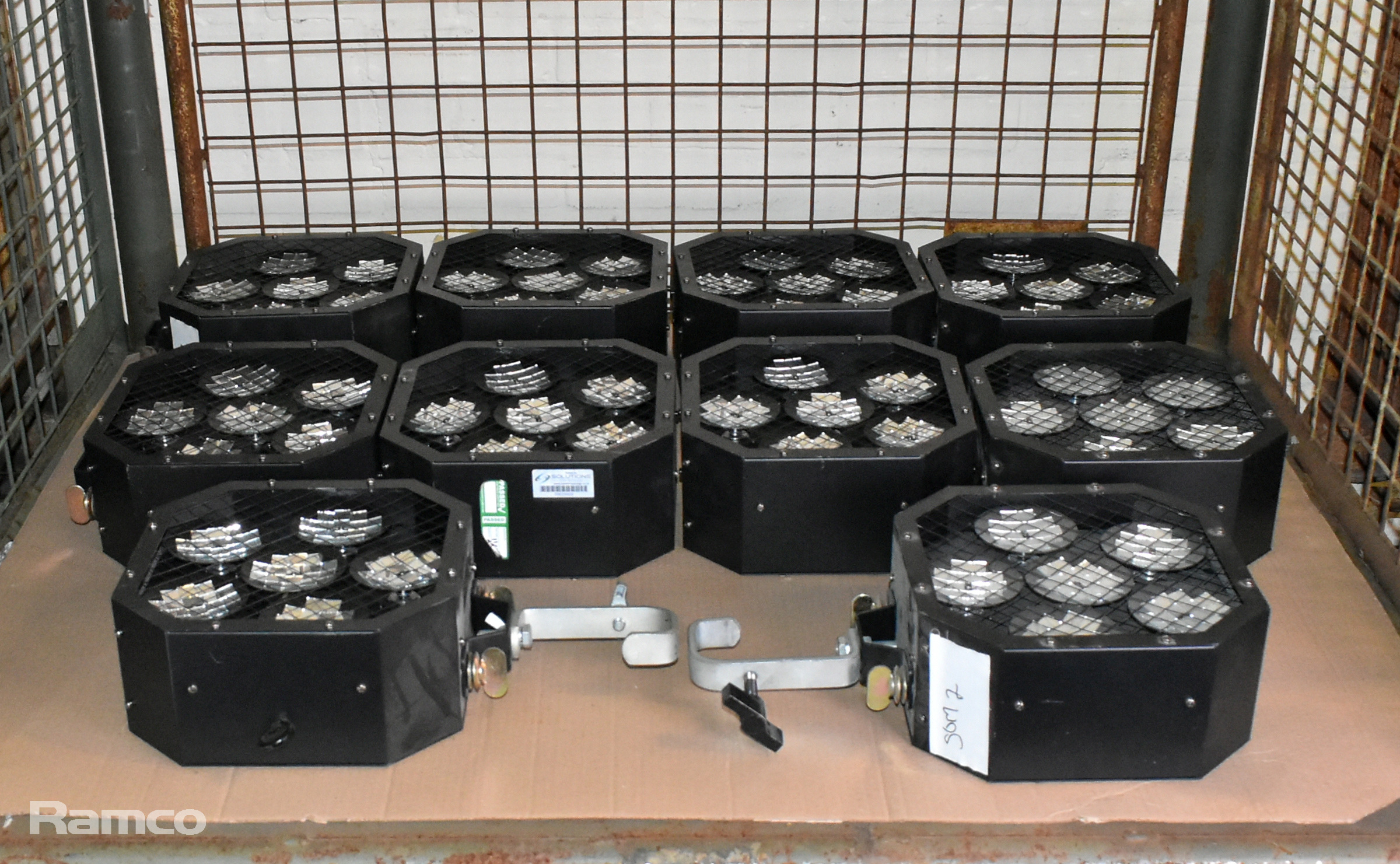 10x Elumen8 GB-1 reflectabeam units -100/240V - photo 1