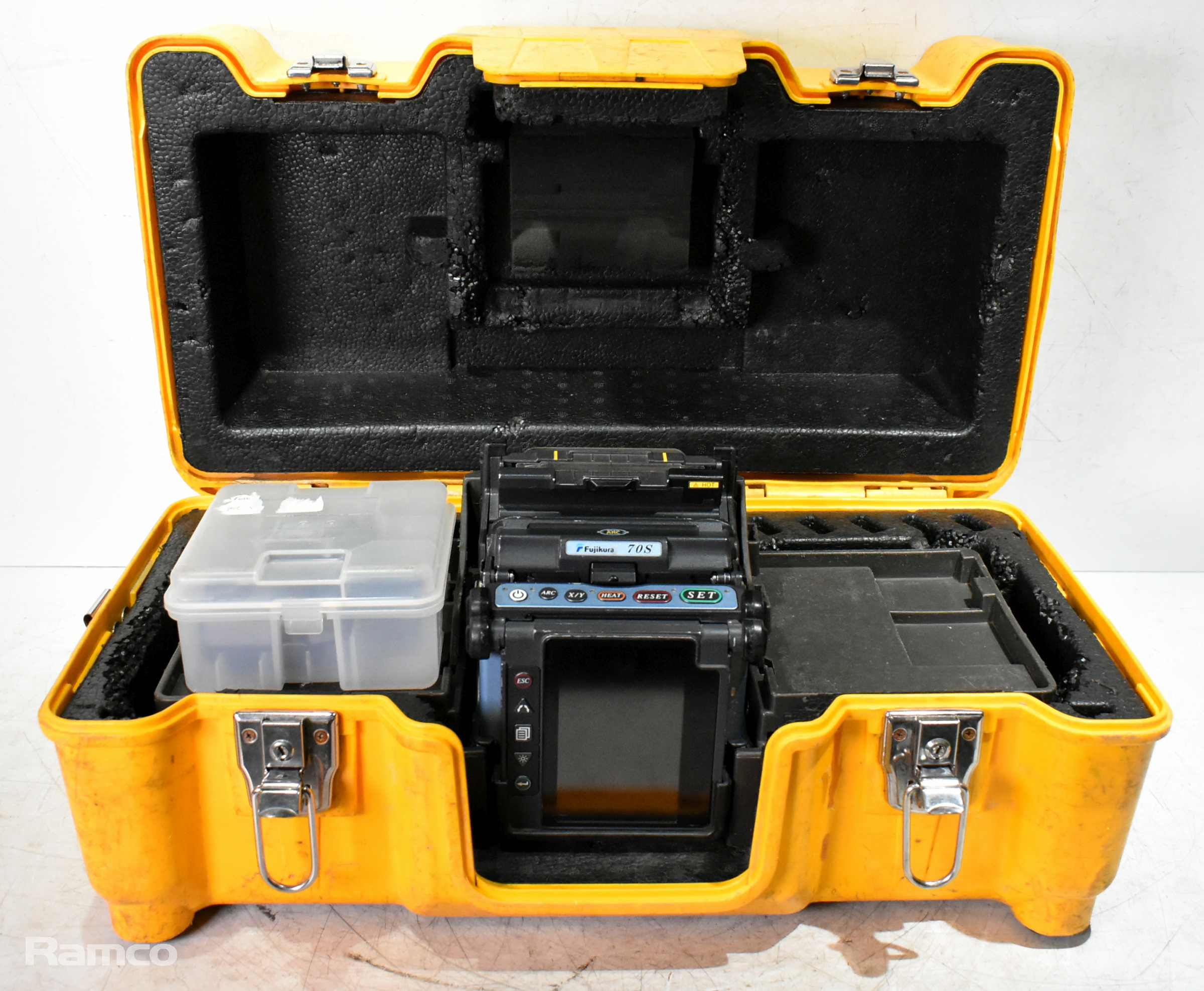 Fujikura 70S fiber optic fusion splicer with Fujikura CT50 in a heavy duty hard case - photo 1