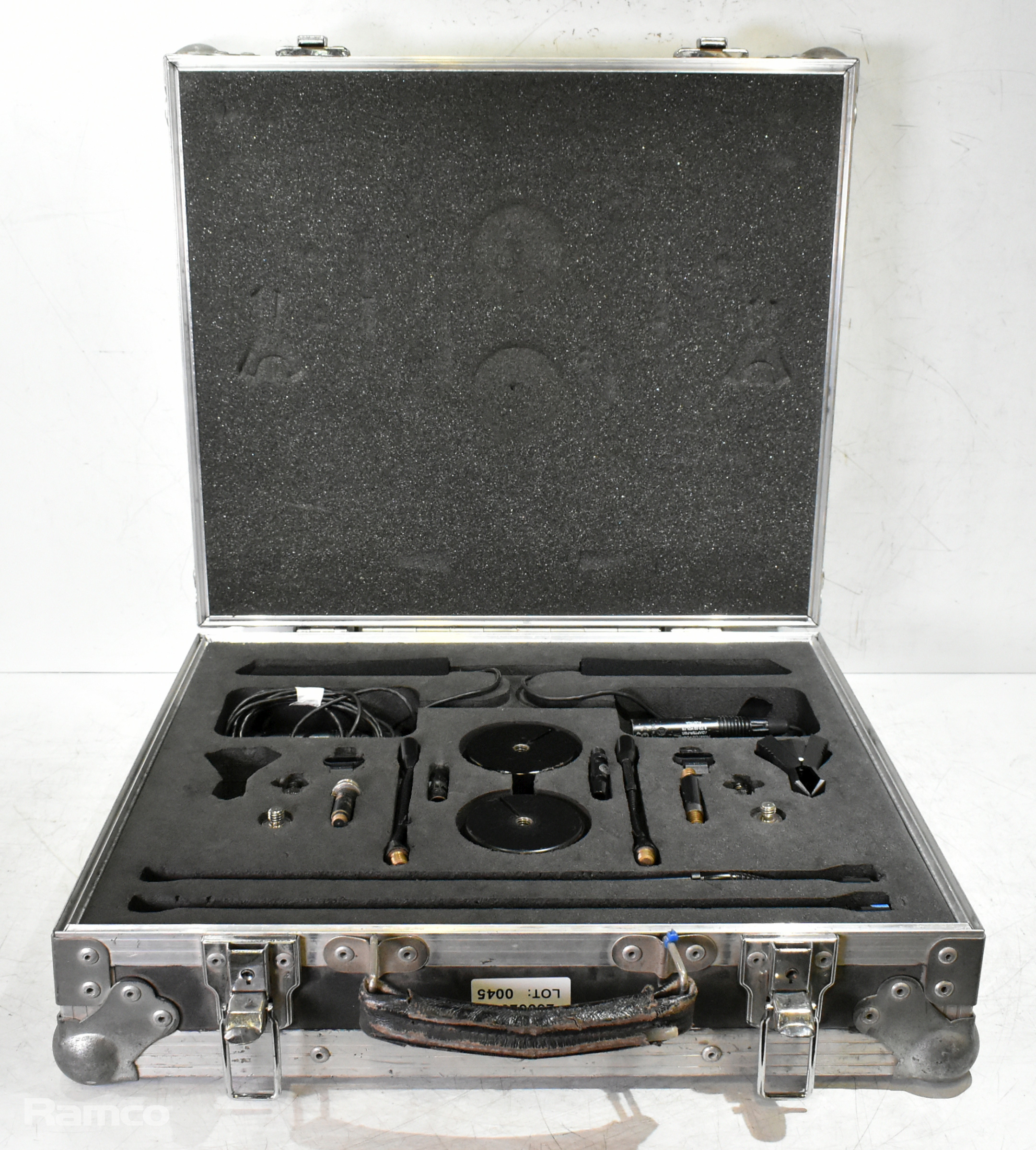 AKG Twin 747 condenser mic kit complete with table stand & clamp in flight case - photo 1