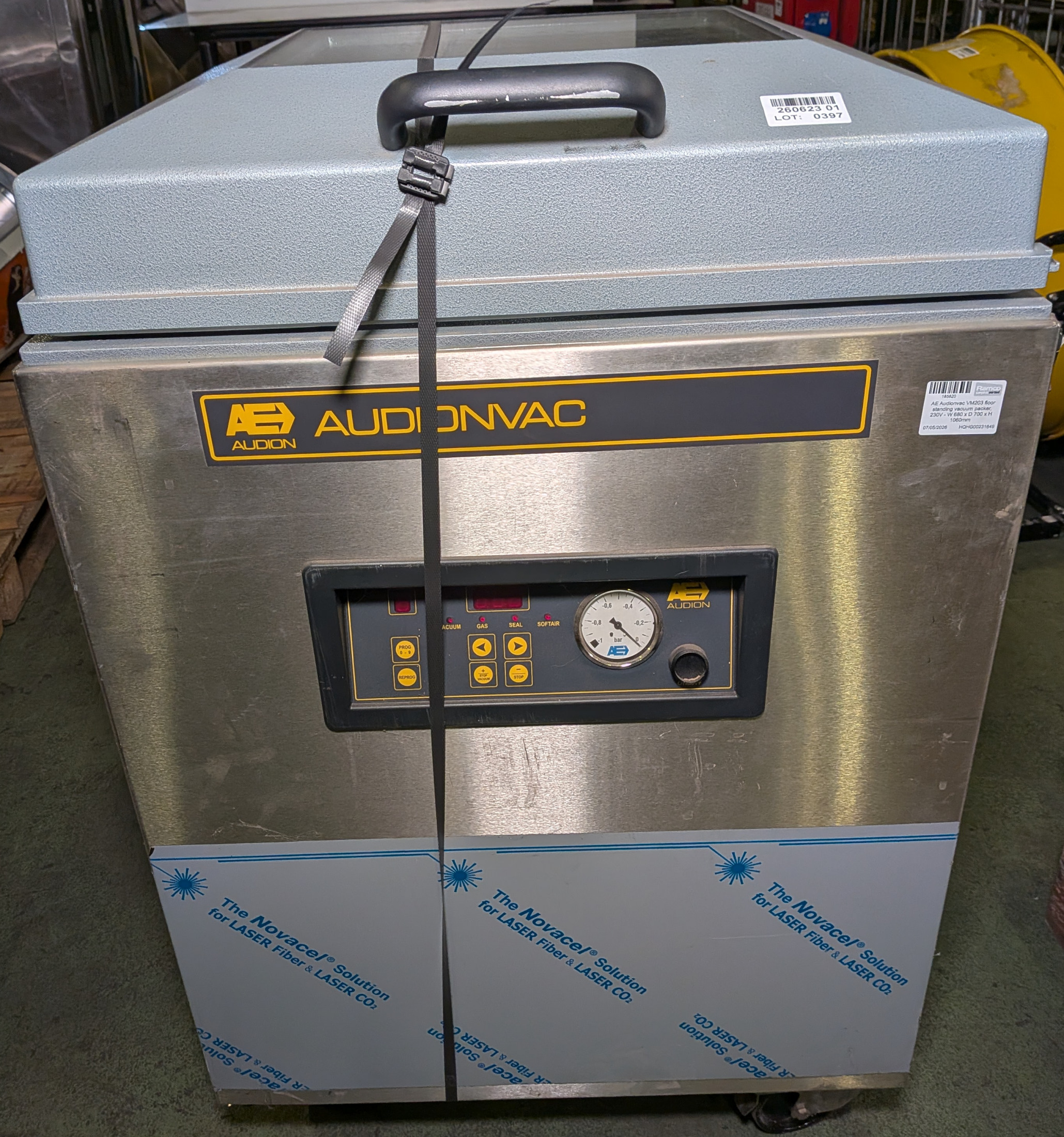 AE Audionvac VM203 floor standing vacuum packer, 230V - W 680 x D 700 x H 1060mm - photo 1