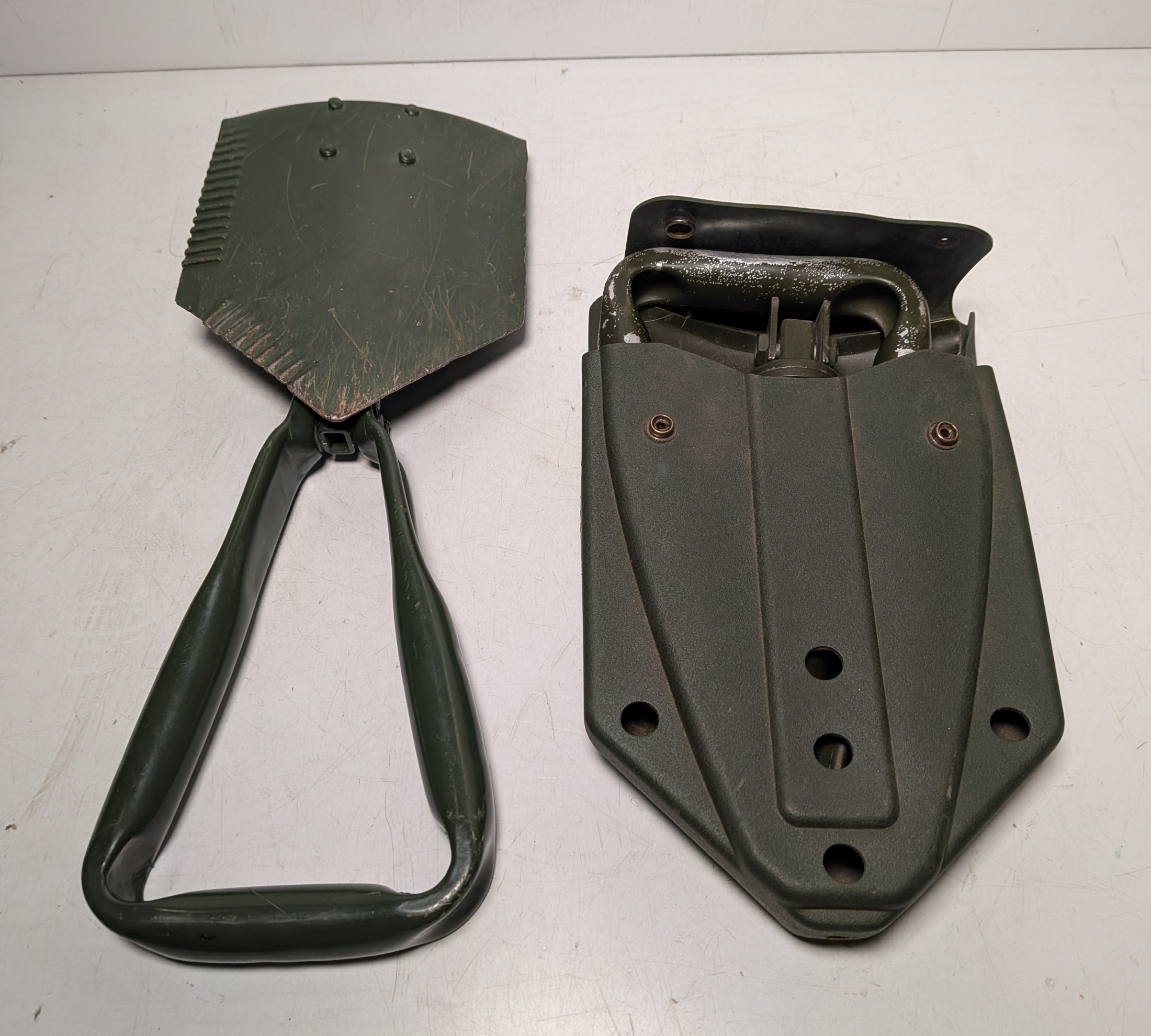 17x Hand entrenching tools - SPARES OR REPAIRS - photo 1