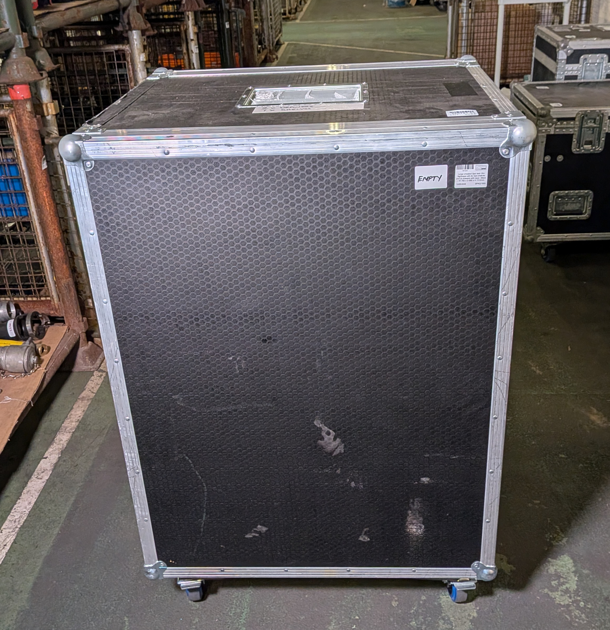 Large wheeled Ops rack 15U flight case with 8x rack shelves and 2x drawers with keys - black - photo 1