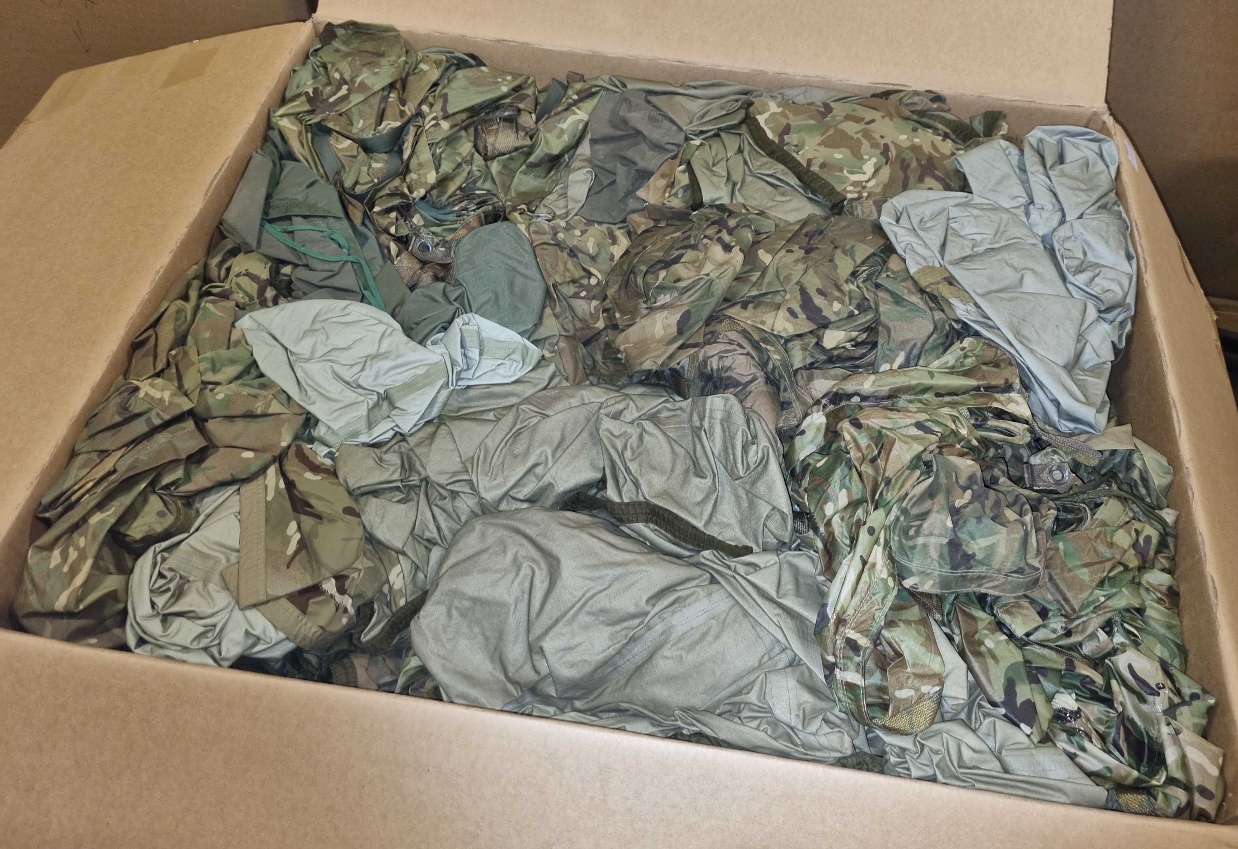 Various types of ex-military hardware and accessories - 120 kg – may require repair / be incomplete - photo 1