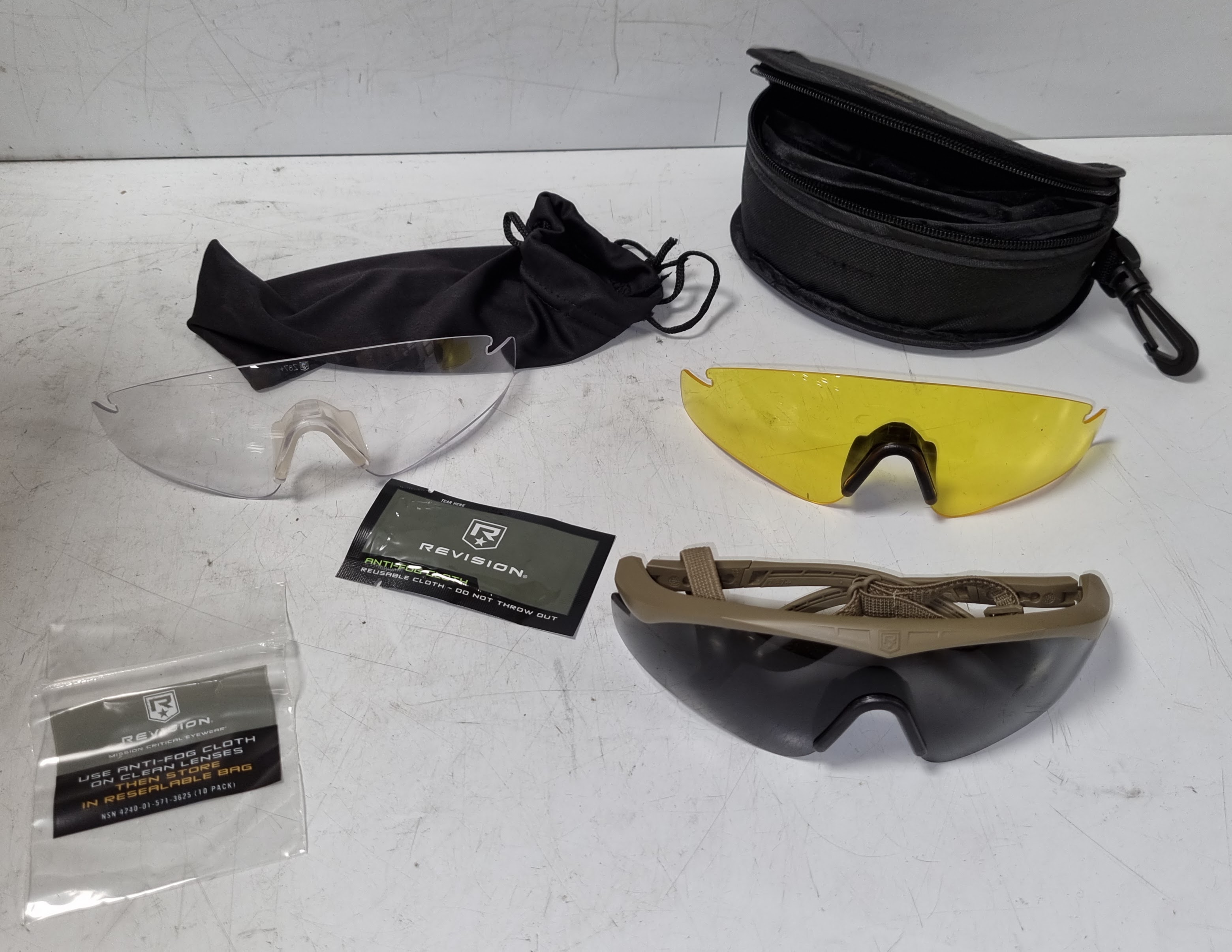 17x sets of Revision Sawfly spectacles in carry cases - photo 1