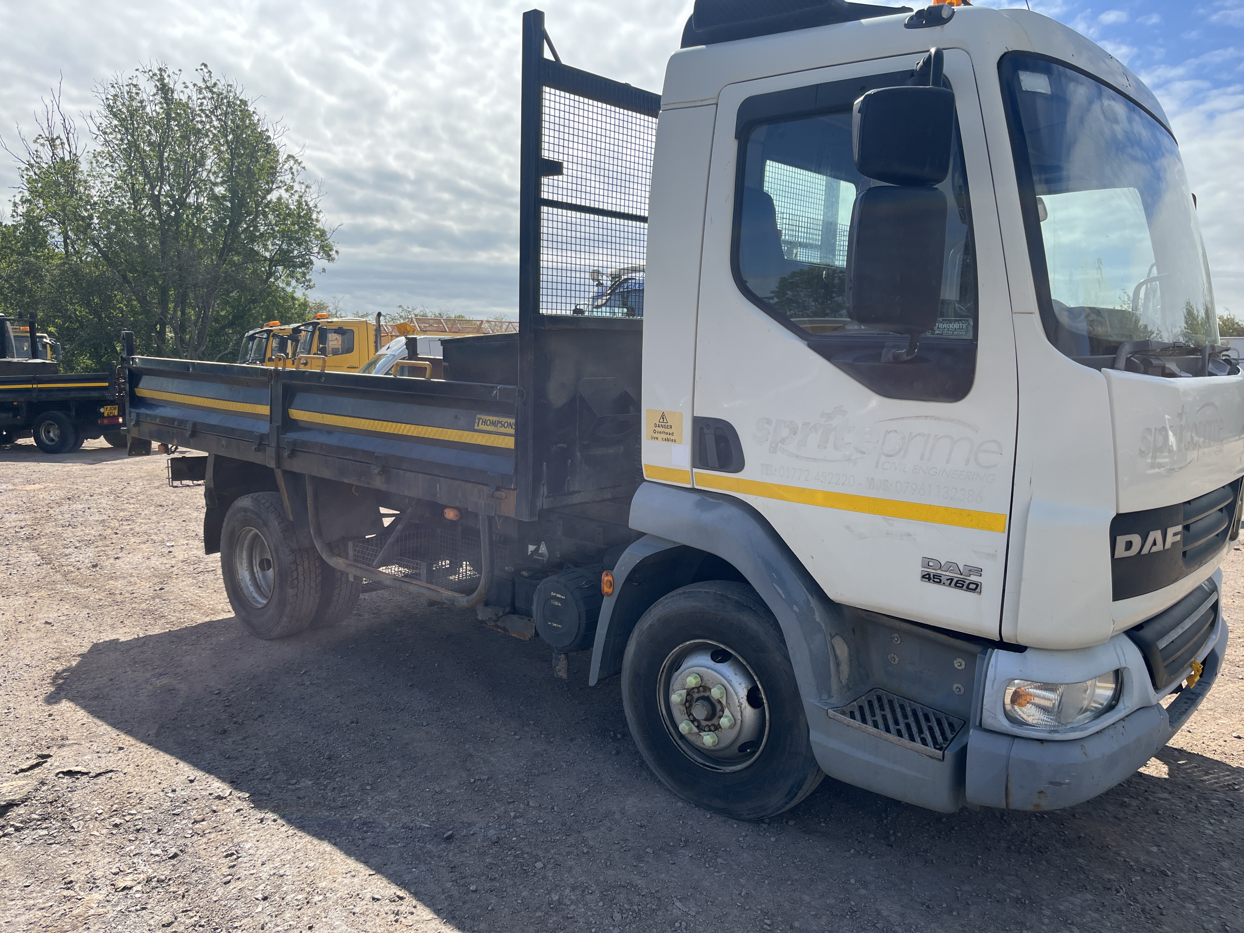 DAF FA LF45.160 08 TIP E tipper truck - reg. YJ08 AZC - current mileage 336435km - SPREADER NOT INC. — photo 1