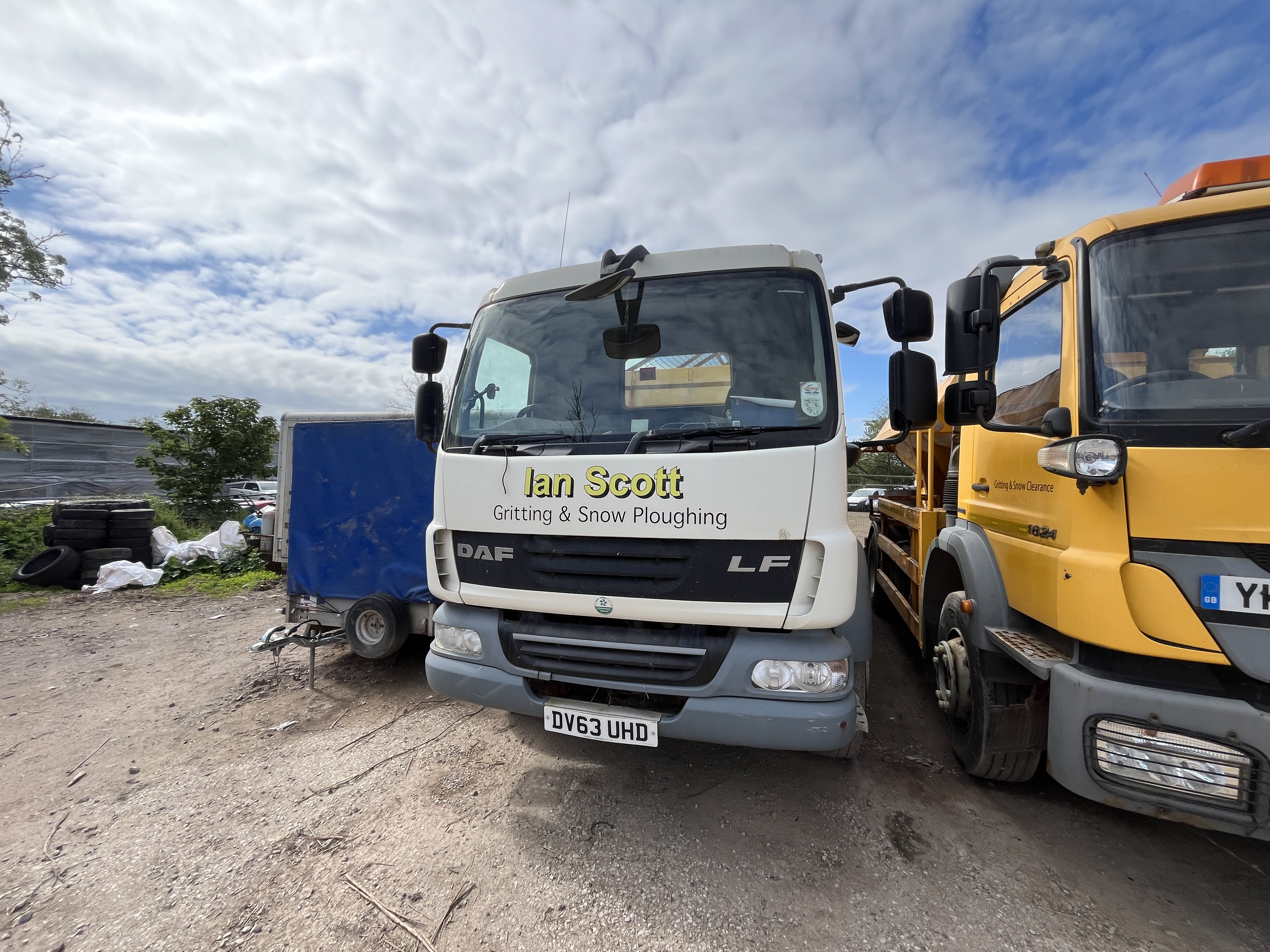 DAF LF55.220 18 TON gritting lorry - registration DV63 UHD - current mileage unknown - for parts — photo 1