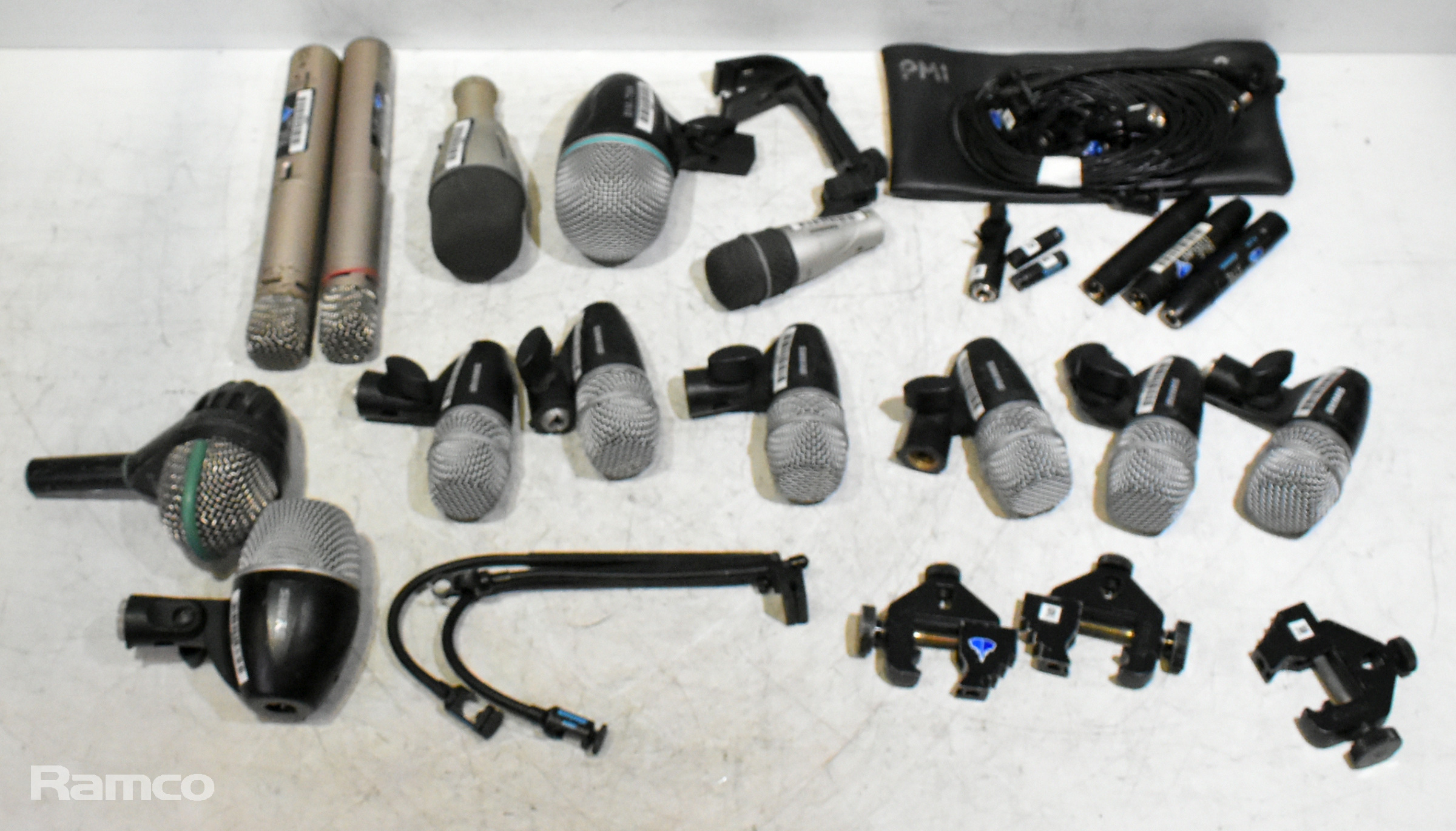 16x microphones of mixed types and sizes - mixed make and models (Shure, Samson, AKG and Yoda) - photo 1