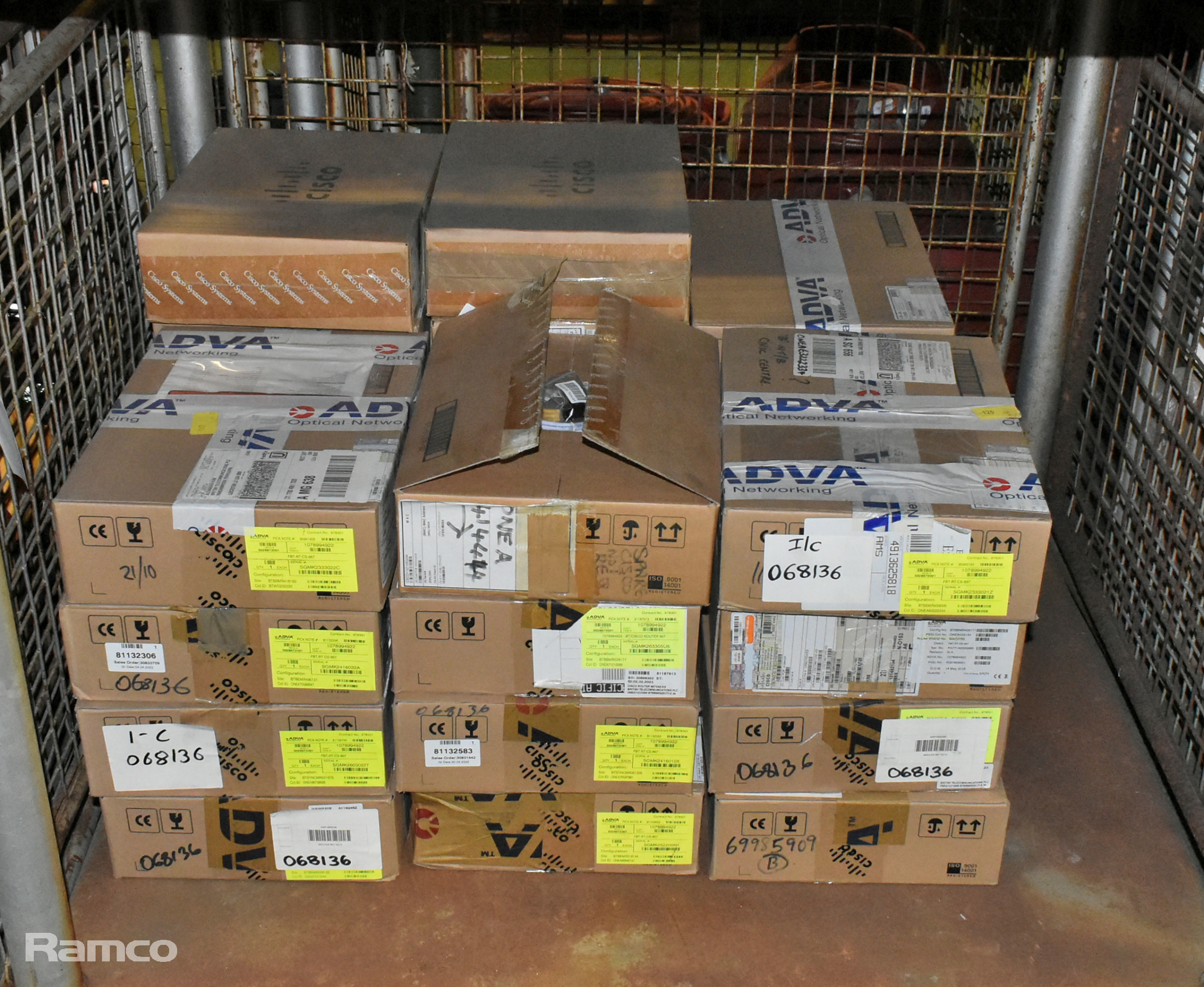 26x Cisco 867VAE-K9 Integrated Services routers with power and connector cables - photo 1