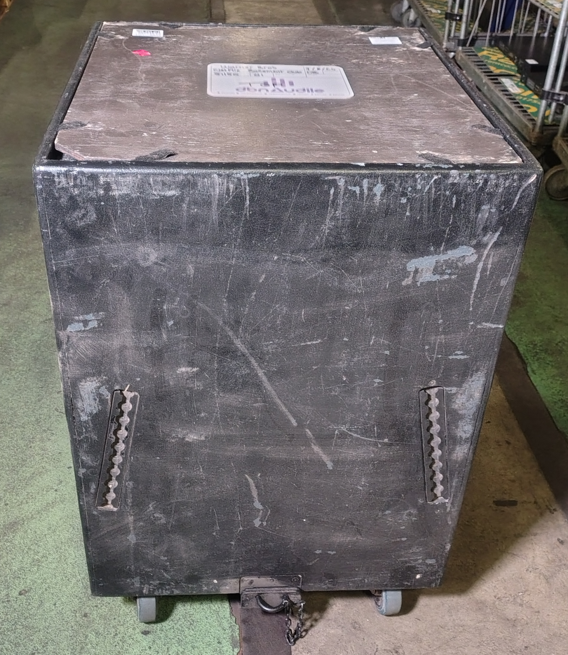 HK Audio RL118 600W speaker unit with casters - W 600 x D 650 x H 880mm - photo 1