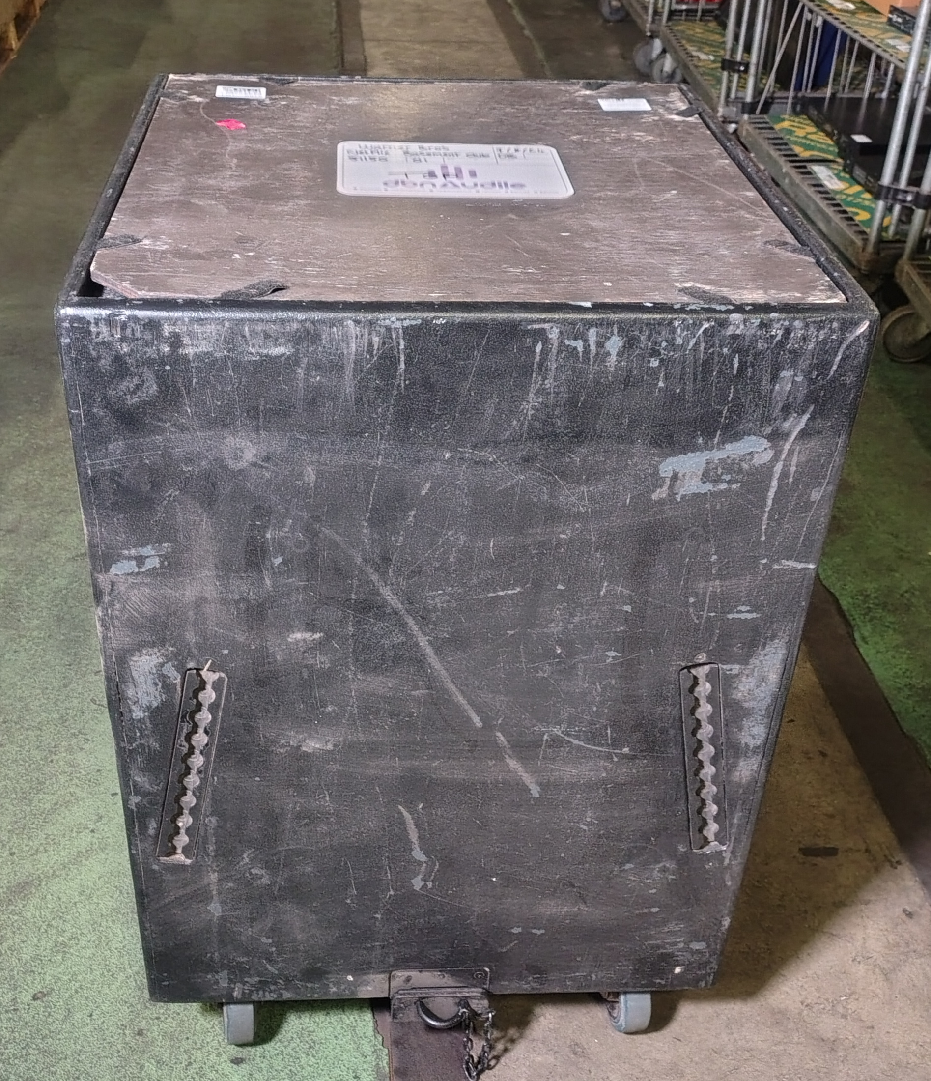 HK Audio RL118 600W speaker unit with casters - W 600 x D 650 x H 880mm - photo 1