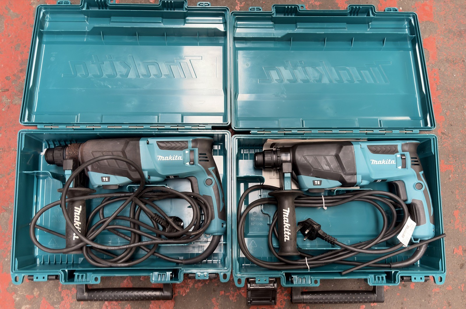 2x Makita HR2630 240V hammer drill c/w carry case - photo 1
