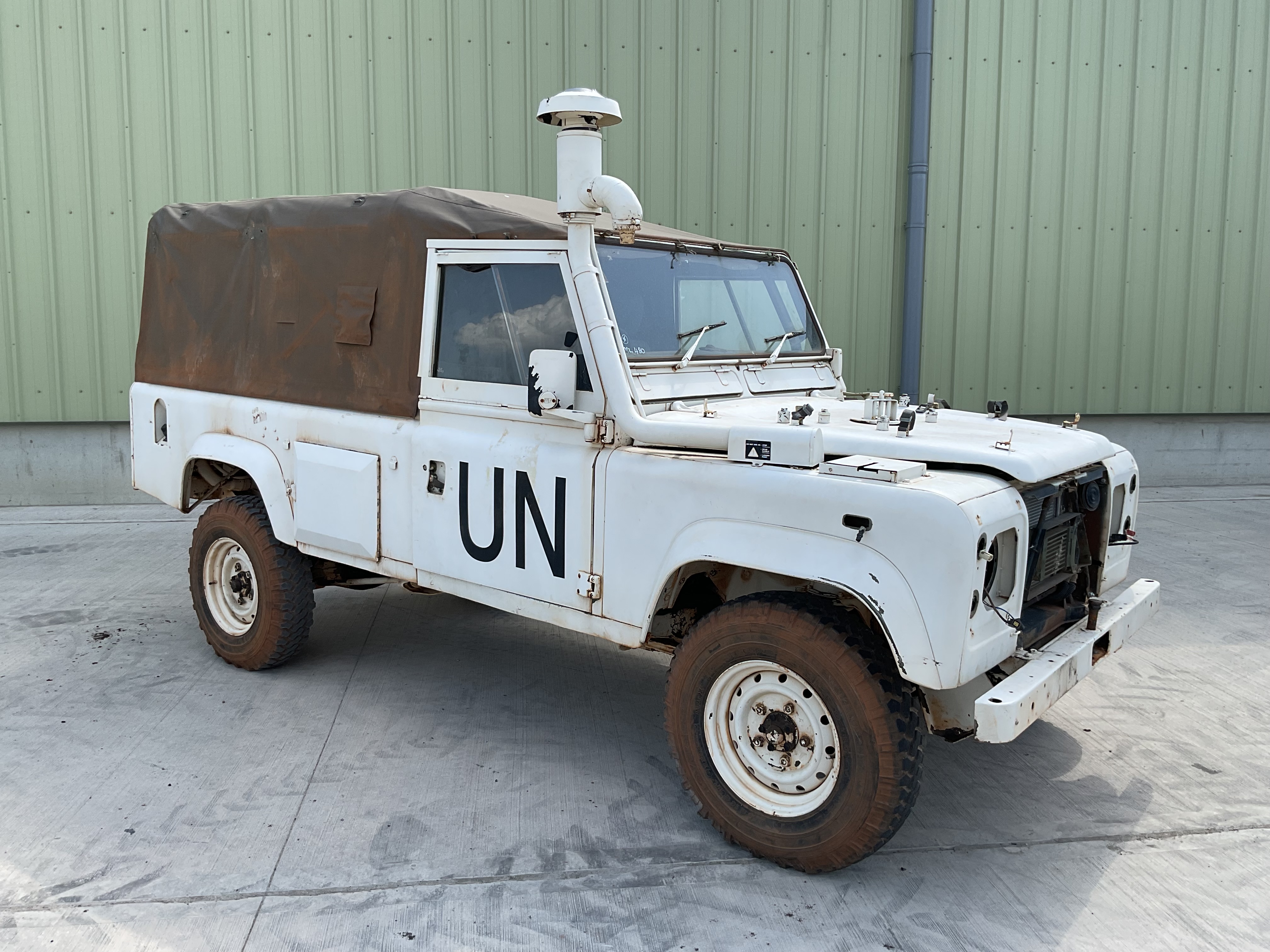Rare Land Rover RHD 110 TUM Wolf Soft Top Winter/Water, Direct from UK MOD - photo 1
