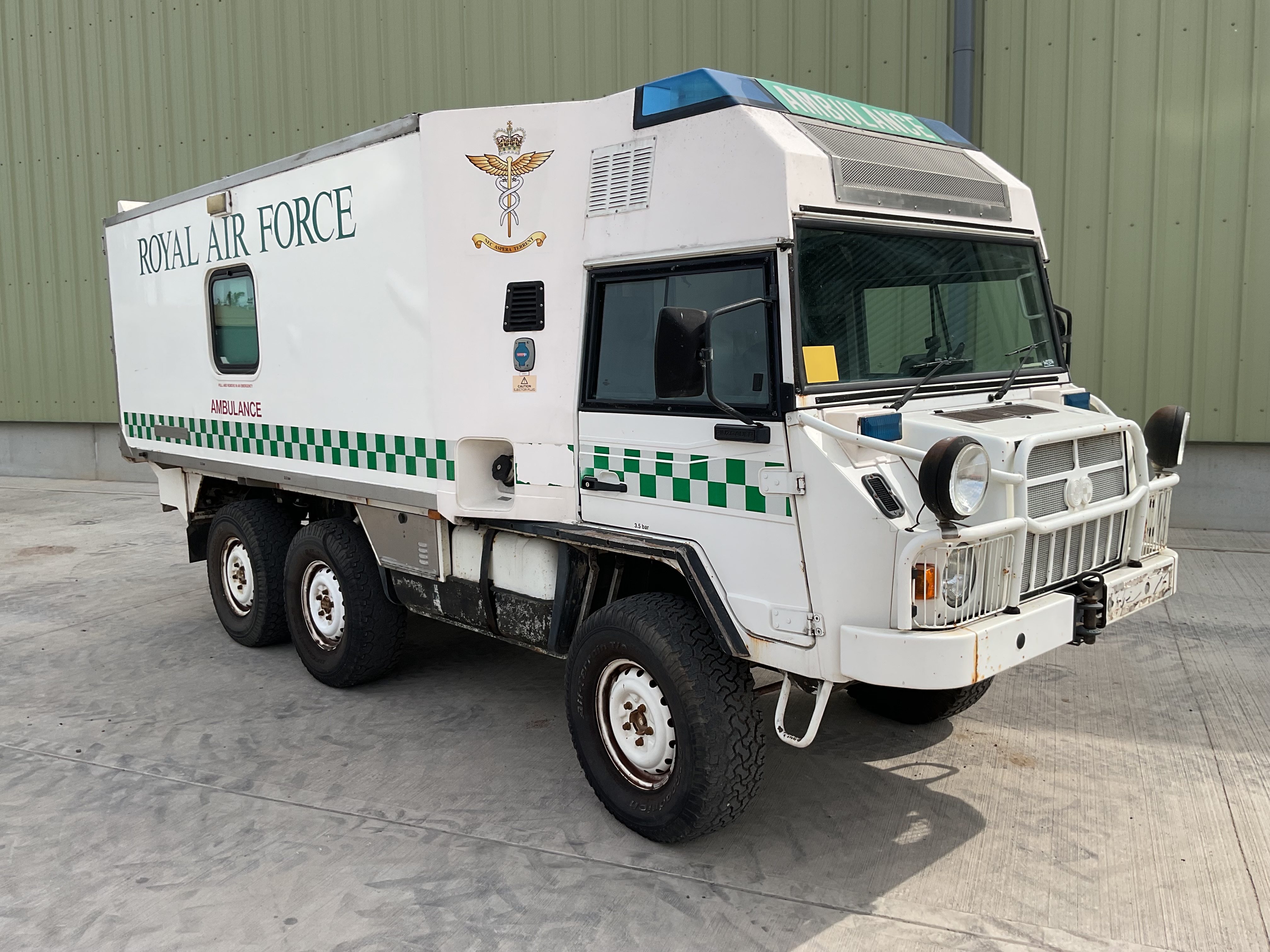 Pinzgauer 6x6 TMV Ambulance, Direct from UK MOD - photo 1