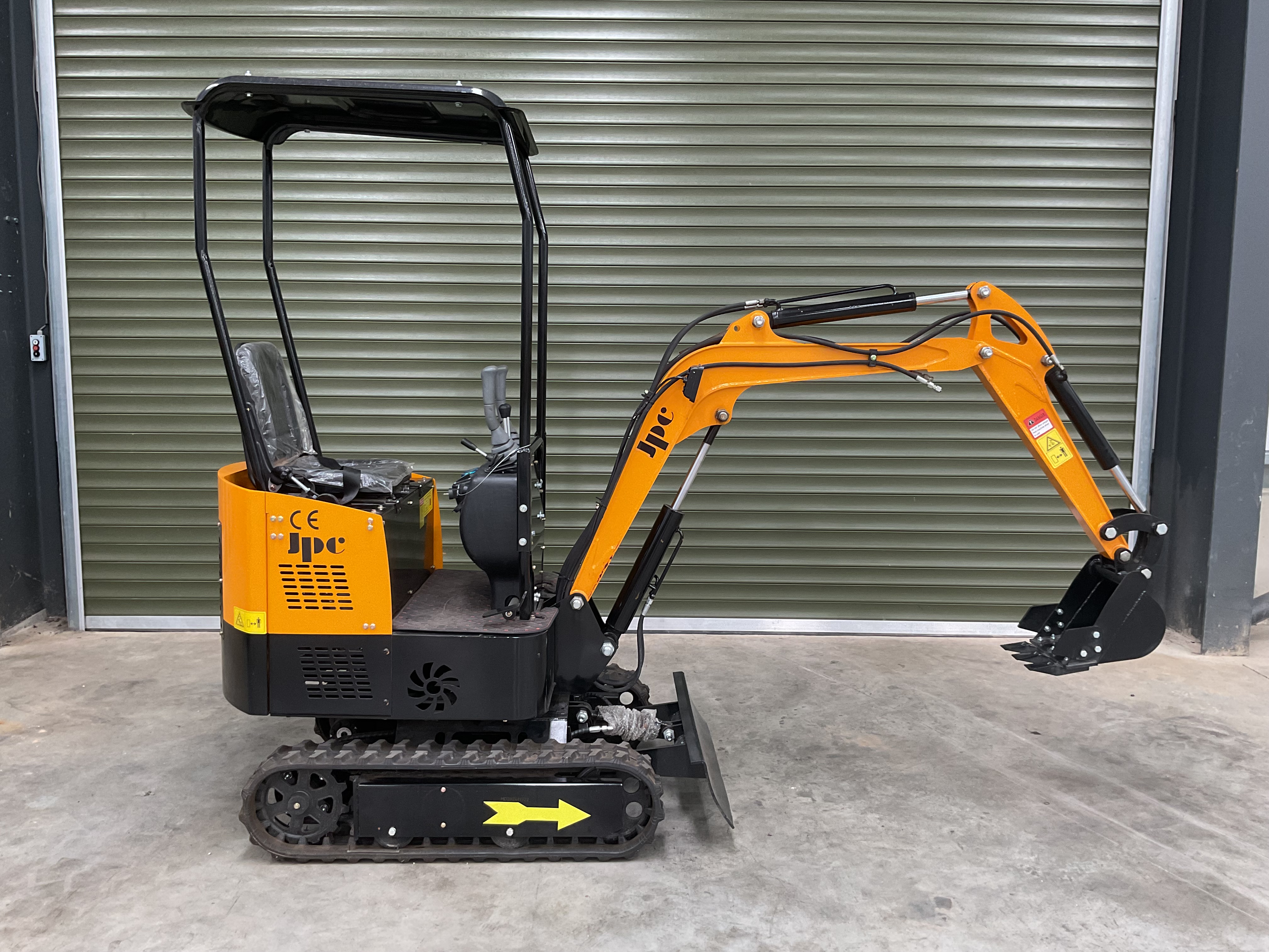 2024 Unissued JPC 1020KG 12HP Diesel Rubber Track Mini Excavator c/w Front Blade - photo 1