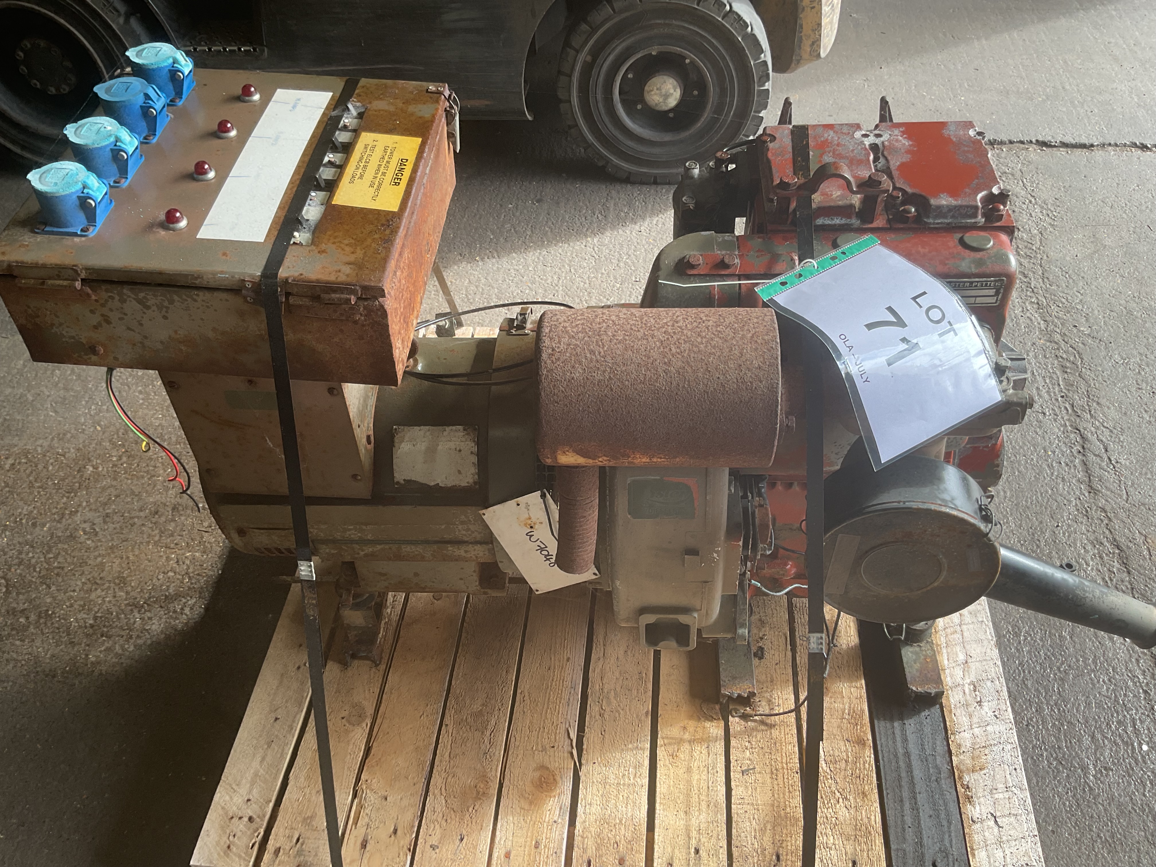 Lister 2 Cyl Diesel 240V Electric Start Single Phase 7KVA Diesel Generator, from MOD - photo 1