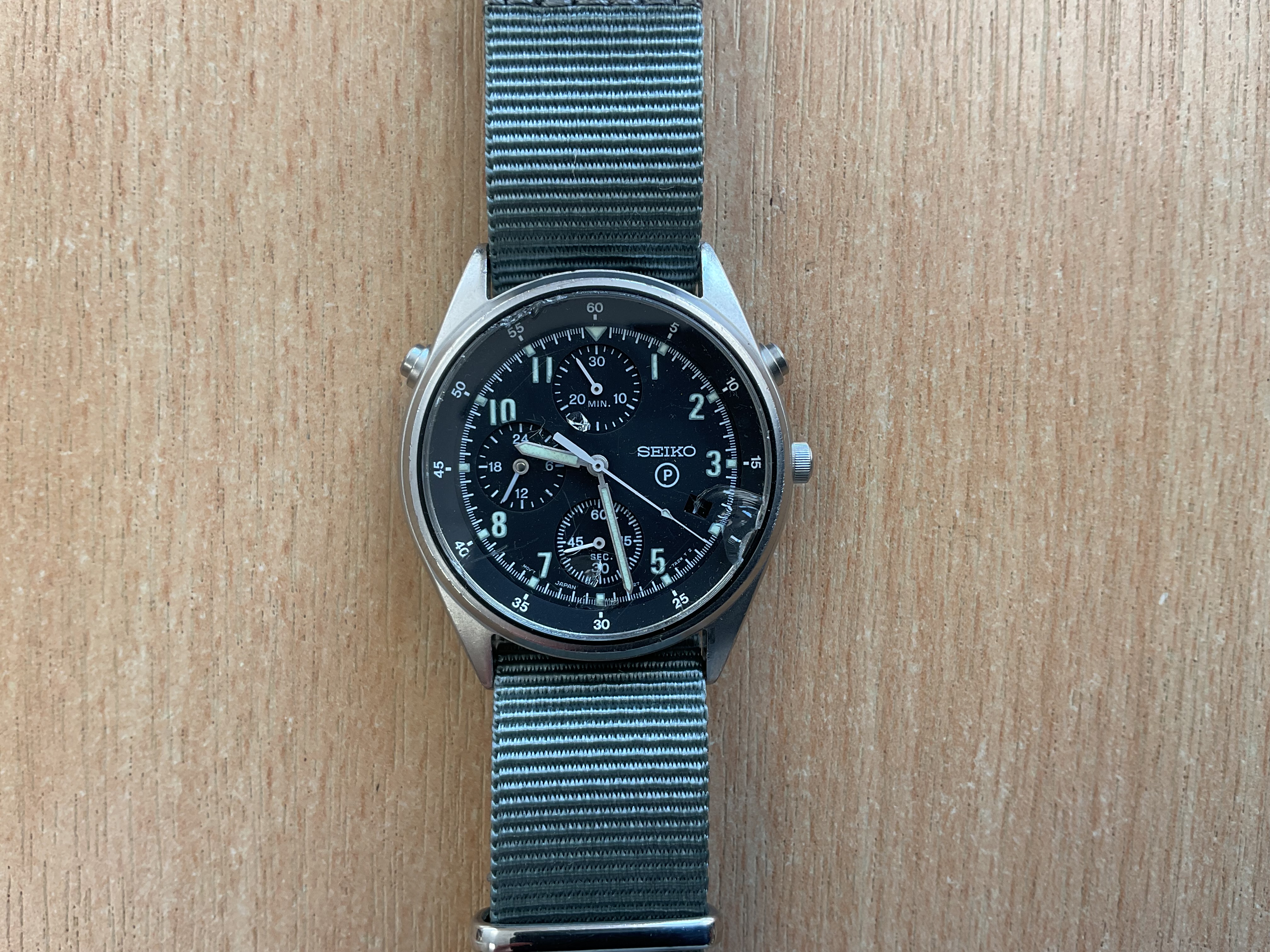 Seiko Gen 2 Pilots Chrono with Date RAF Tornado Force Issue, Sn° 2852, Date 1995 *Chip In Glass* - photo 1