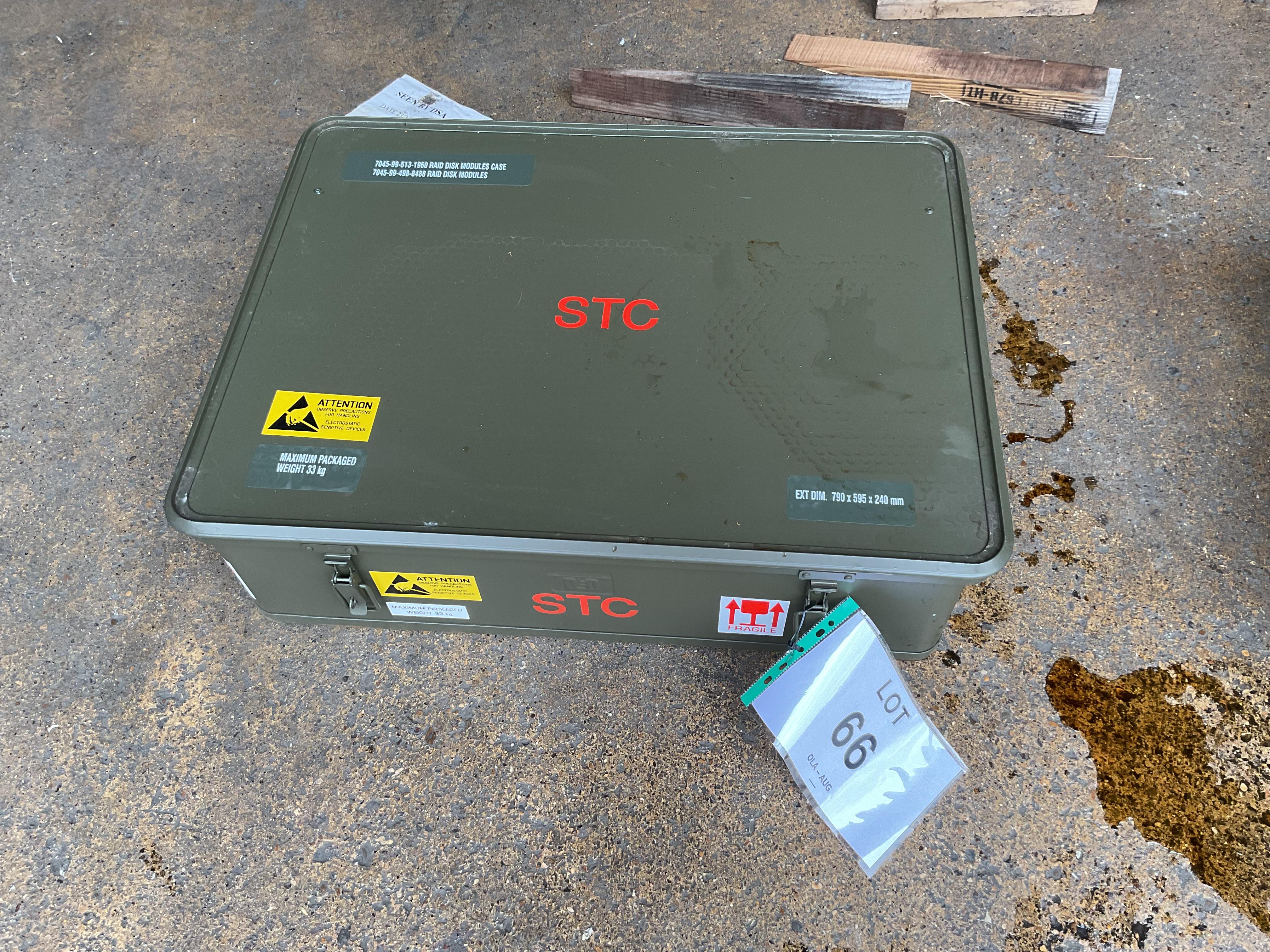 Unissued STC Aluminium Water Proof Stackable Transit Case, from MOD - photo 1