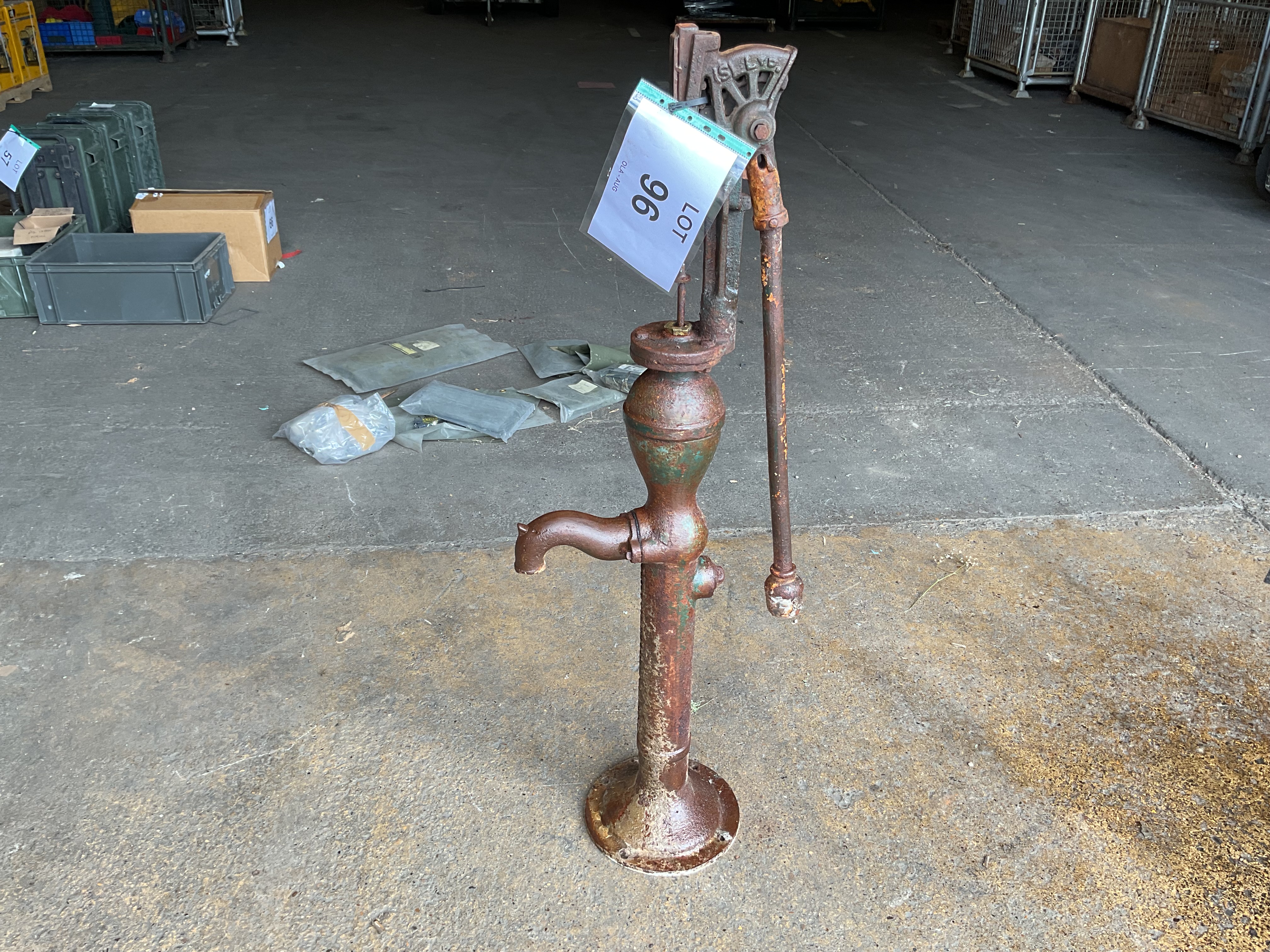 Lovely Rare Antique Original Cast Iron Water Pump. - photo 1