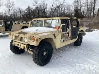 2008 AM General M1097R1 HMMWV 4 Door Soft Top w/Truck Body