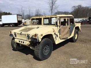 2007 AM General M1097R1 HMMWV 4 Door Soft Top w/Truck Body