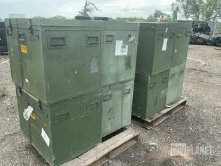 (8) Garrett Container Systems 864083-1 Storage Containers