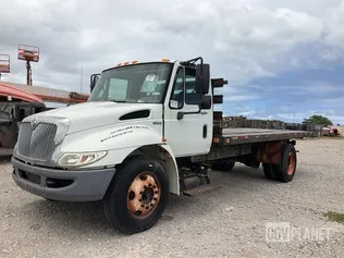 2007 International 4300 SBA Flatbed Truck