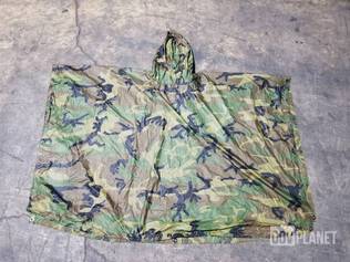 (30) Woodland Wet Weather Ponchos
