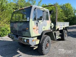 2003 Stewart & Stevenson M1078A1 LMTV 4x4 Cargo Truck