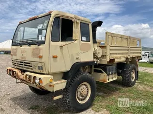 2002 Stewart & Stevenson M1078A1 LMTV 4x4 Cargo Truck