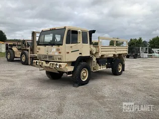 2002 Stewart & Stevenson M1078A1 LMTV 4x4 Cargo Truck