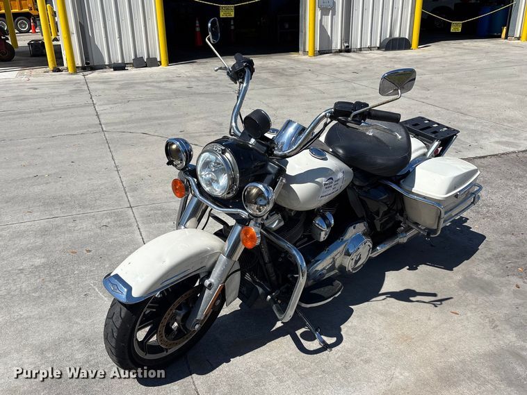2018 Harley-Davidson Road King Police Motorcycle - photo 1