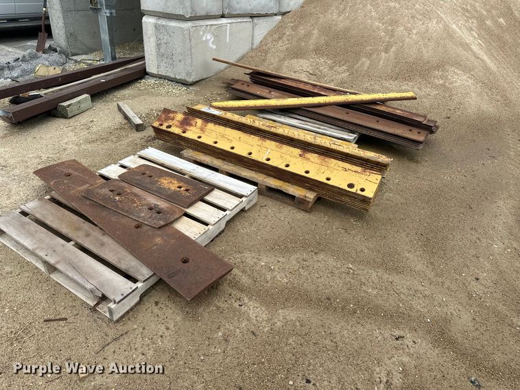 Motor Grader Cutting Edges - photo 1