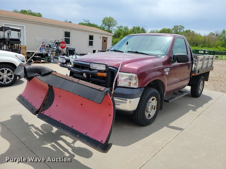 2006 Ford F250 Super Duty Flatbed Pickup Truck - photo 1