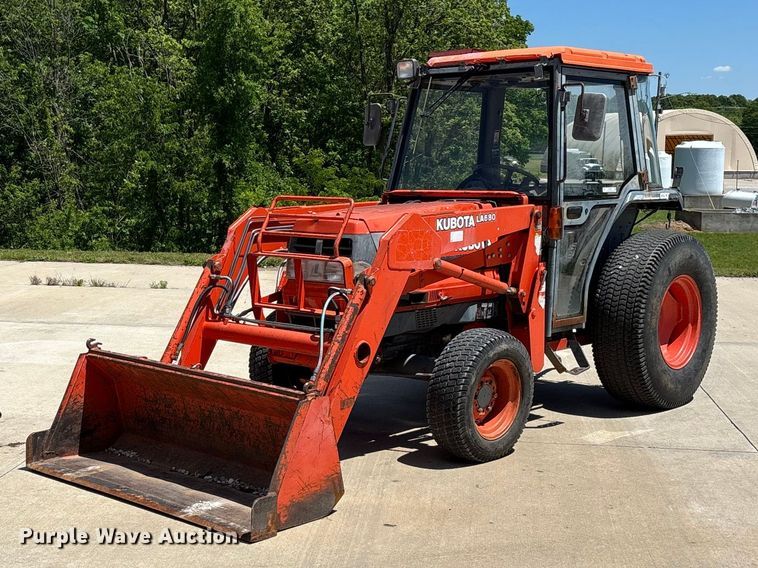 Kubota L4200 MFWD Tractor - photo 1