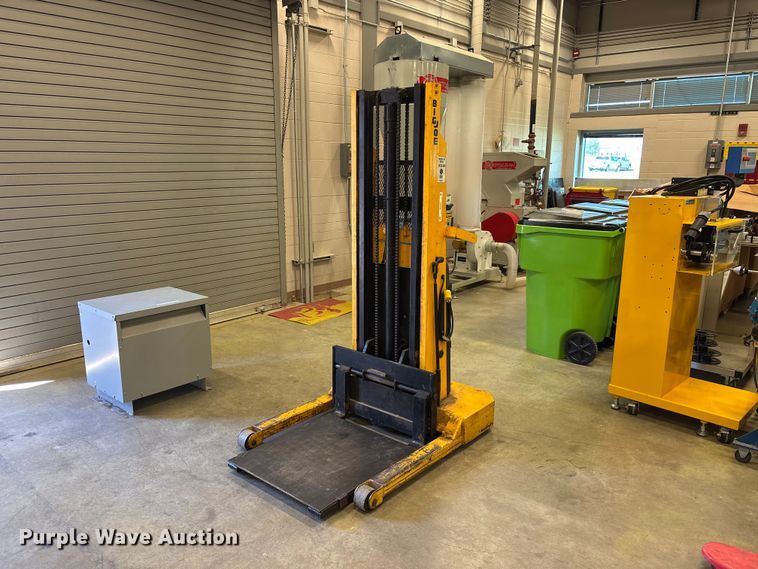 Big Joe 1518-T9 Vertical Lift - photo 1